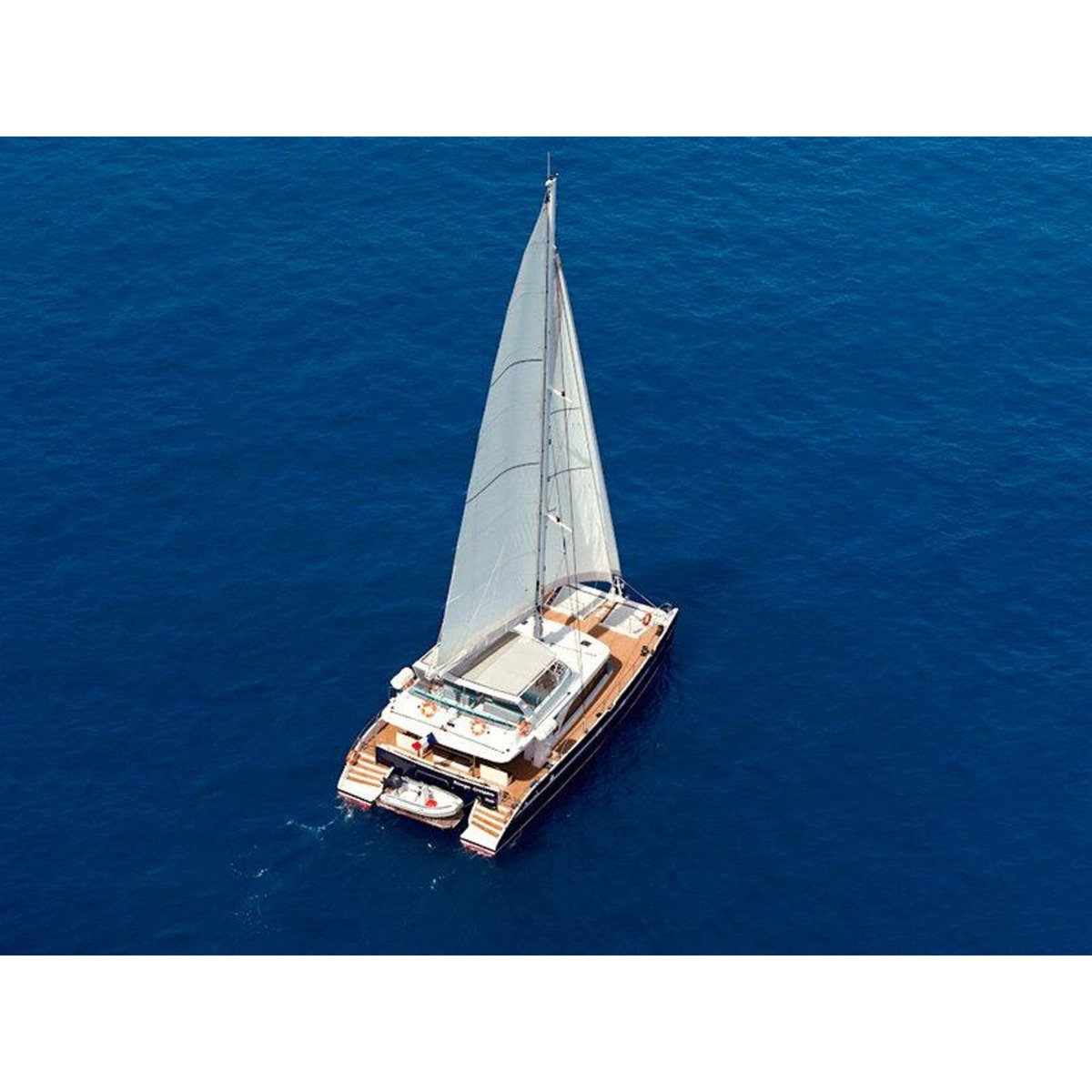 Smartbox Croisière en catamaran au coucher du soleil pour 2 adultes et 2 enfants à La Rochelle - Coffret Cadeau Sport & Aventure