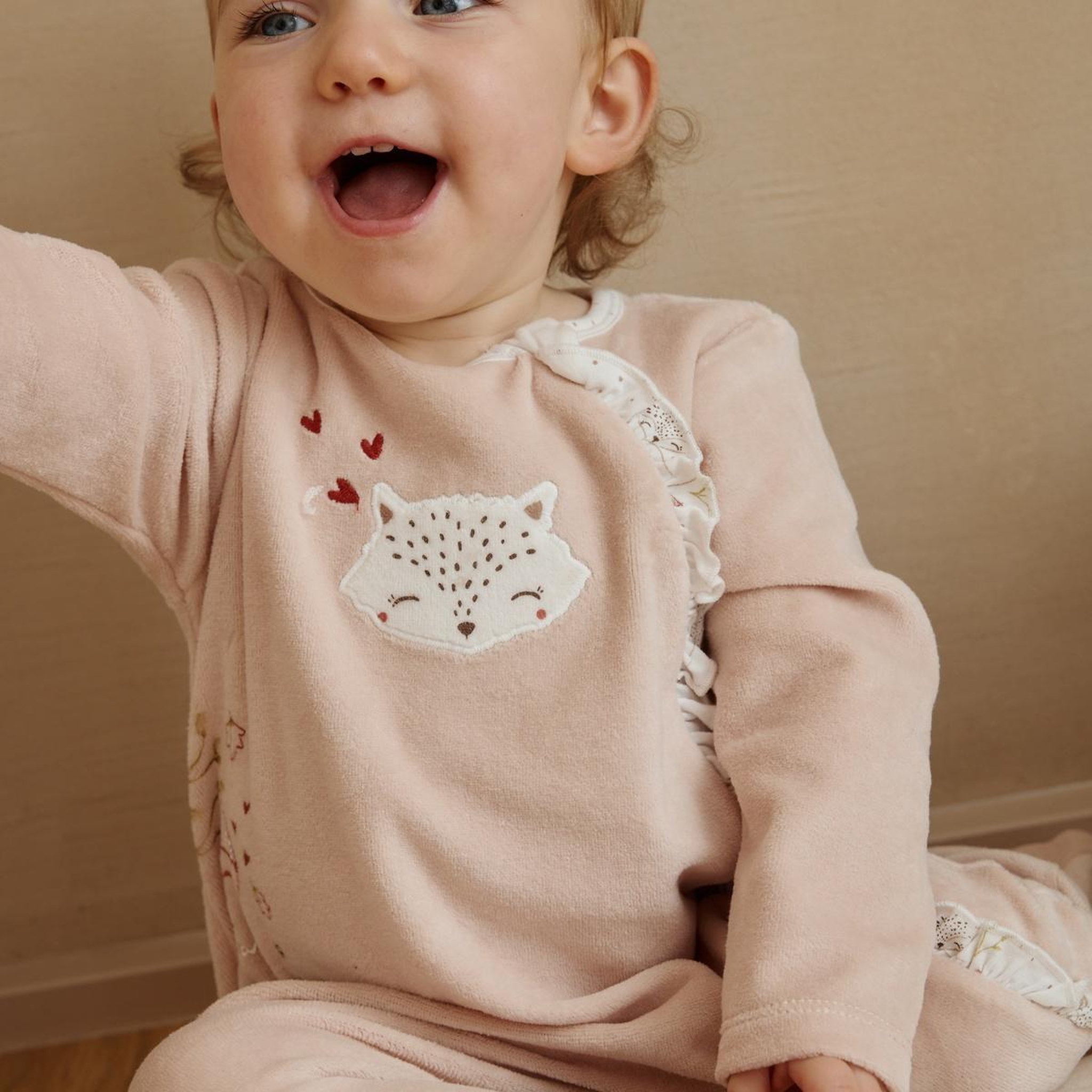 Voir la diapositive 5 : PETIT BEGUIN Pyjama bébé en velours ouverture zippée doucette
