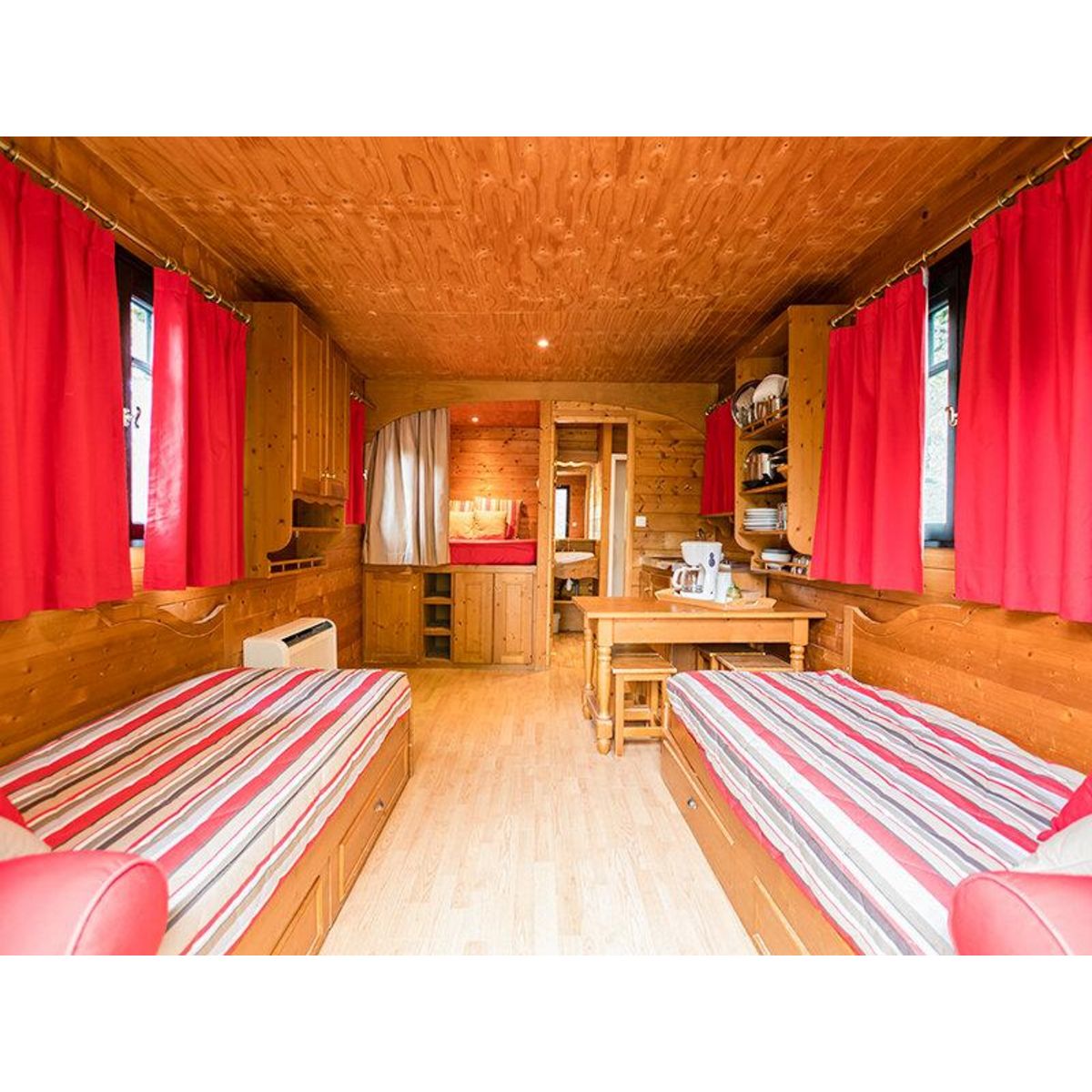 Smartbox 3 jours insolites en roulotte avec accès au spa en Ardèche - Coffret Cadeau Séjour