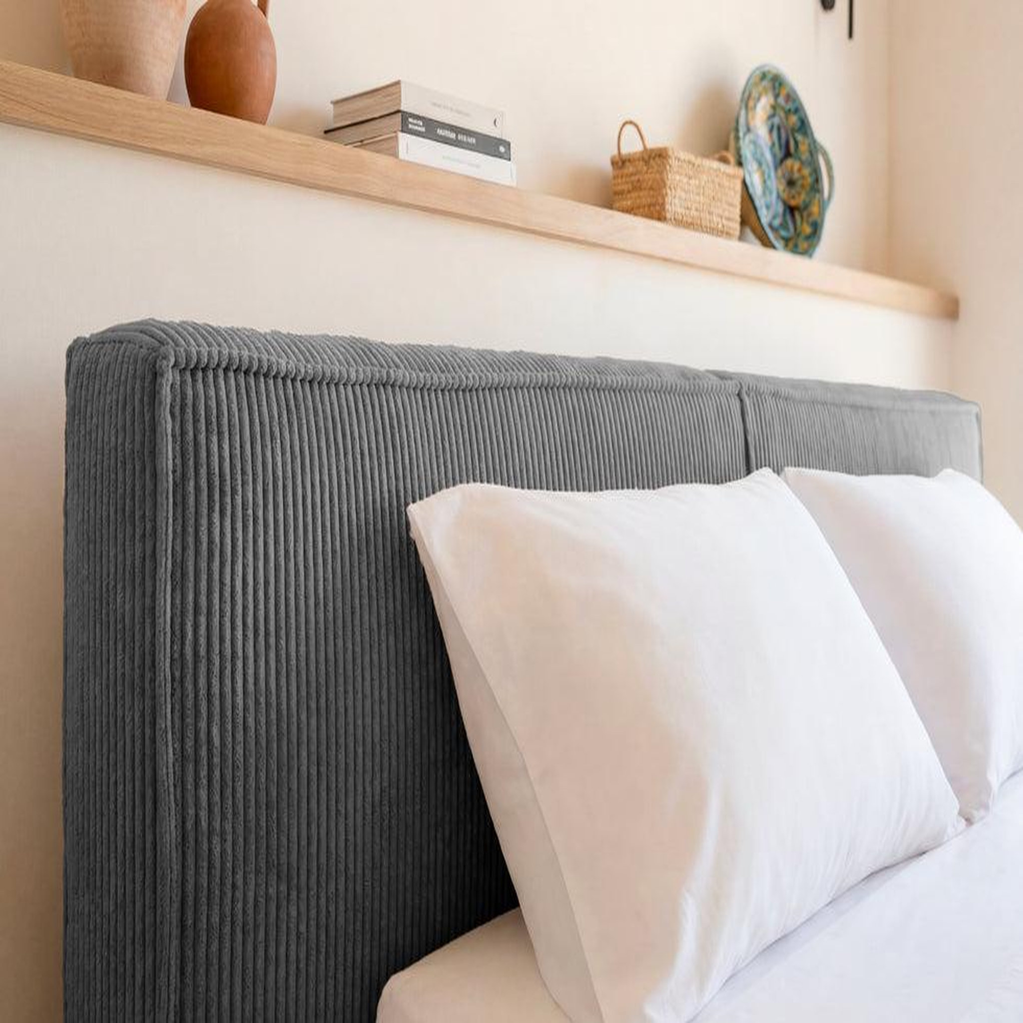 Voir la diapositive 3 : CASANOVA PARIS NOTO - Lit coffre petit velours côtelé Gris foncé