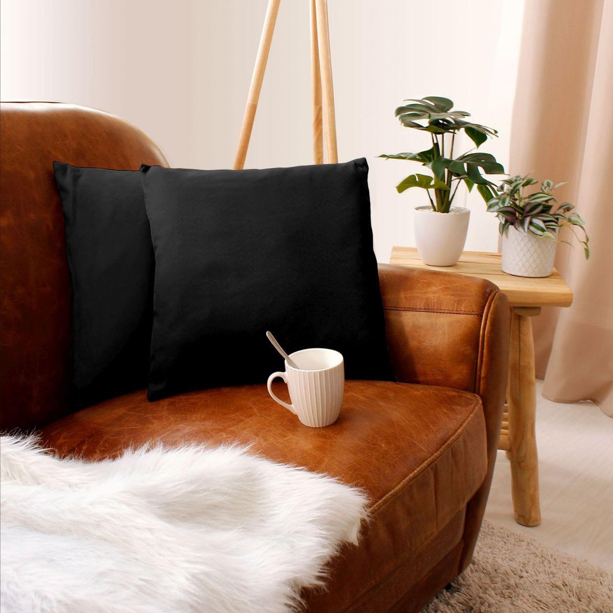 Voir la diapositive 2 : ENJOY HOME Coussin déco uni  basic  40x40cm noir