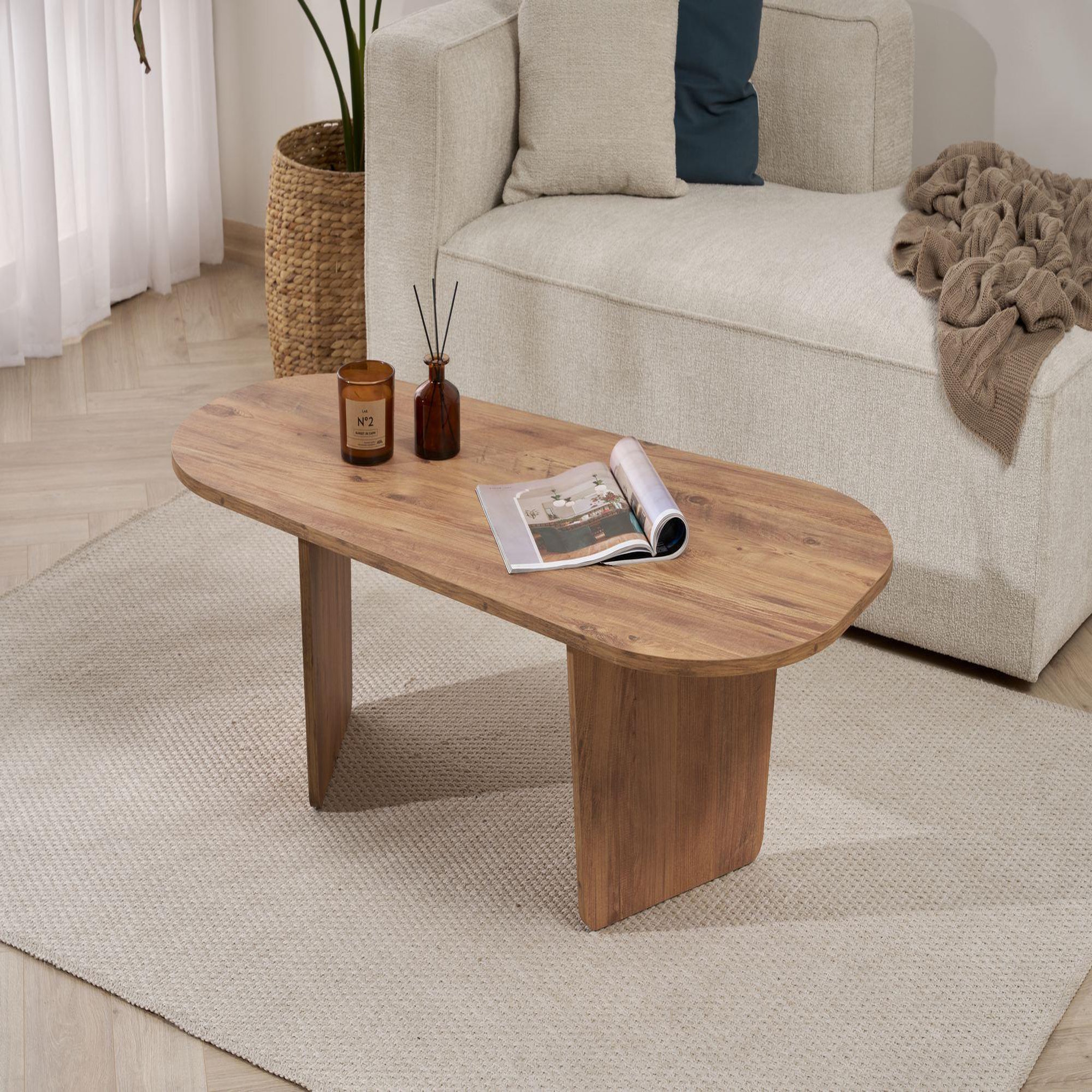 Voir la diapositive 3 : Habitat et Jardin Table basse en bois  ovalis  - 130 x 65 x 40 cm - pin atlantique