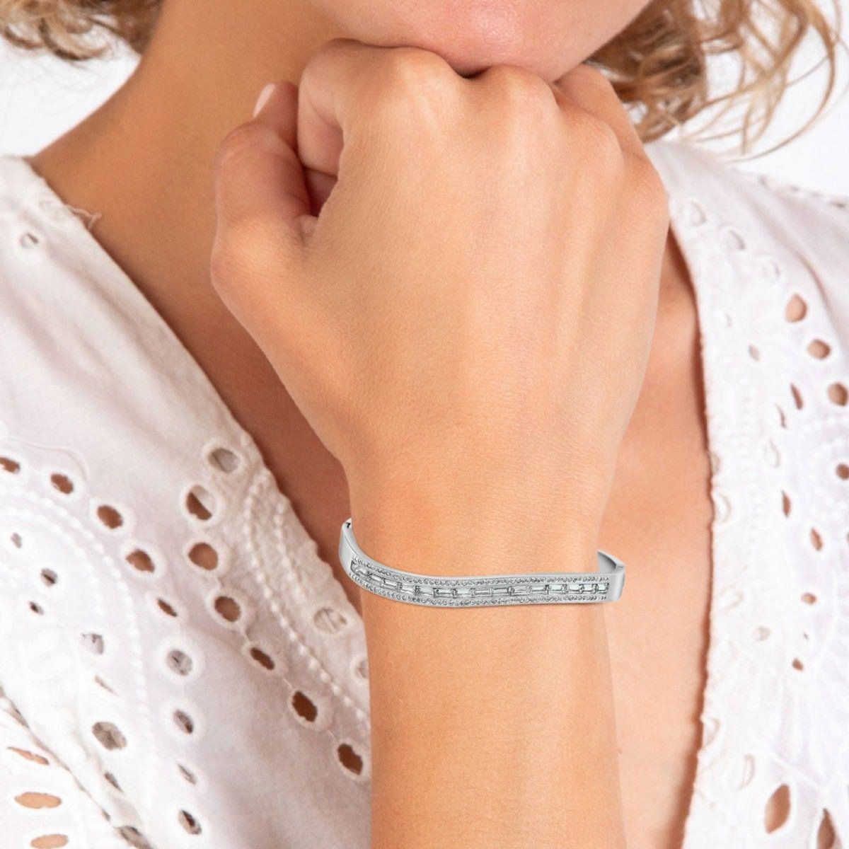 SC CRYSTAL Bracelet par SC Crystal orné de Cristaux scintillants