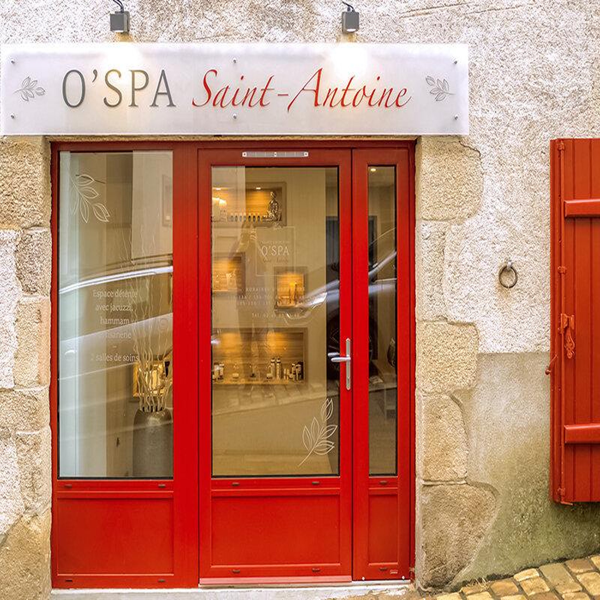 Voir la diapositive 4 : Smartbox Pause bien-être pour 1 adulte et 1 enfant près de nantes : massage du corps et accès au spa - coffret cadeau bien-être