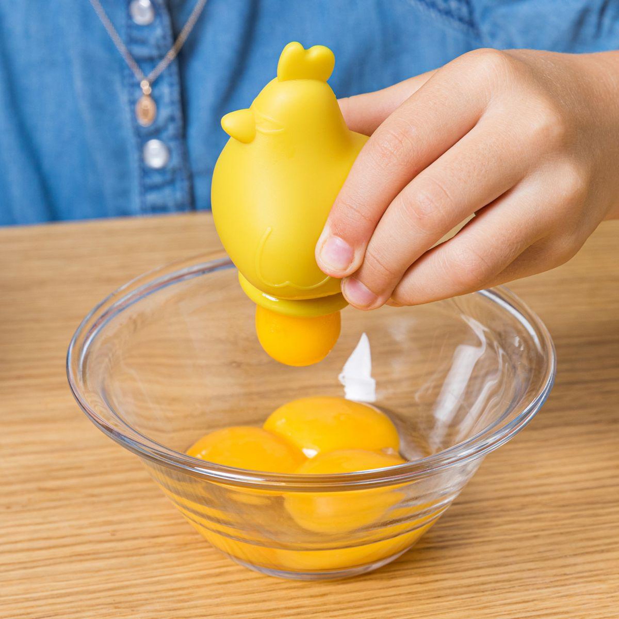 Voir la diapositive 4 : CHEFCLUB Séparateur d'oeufs à oeuf