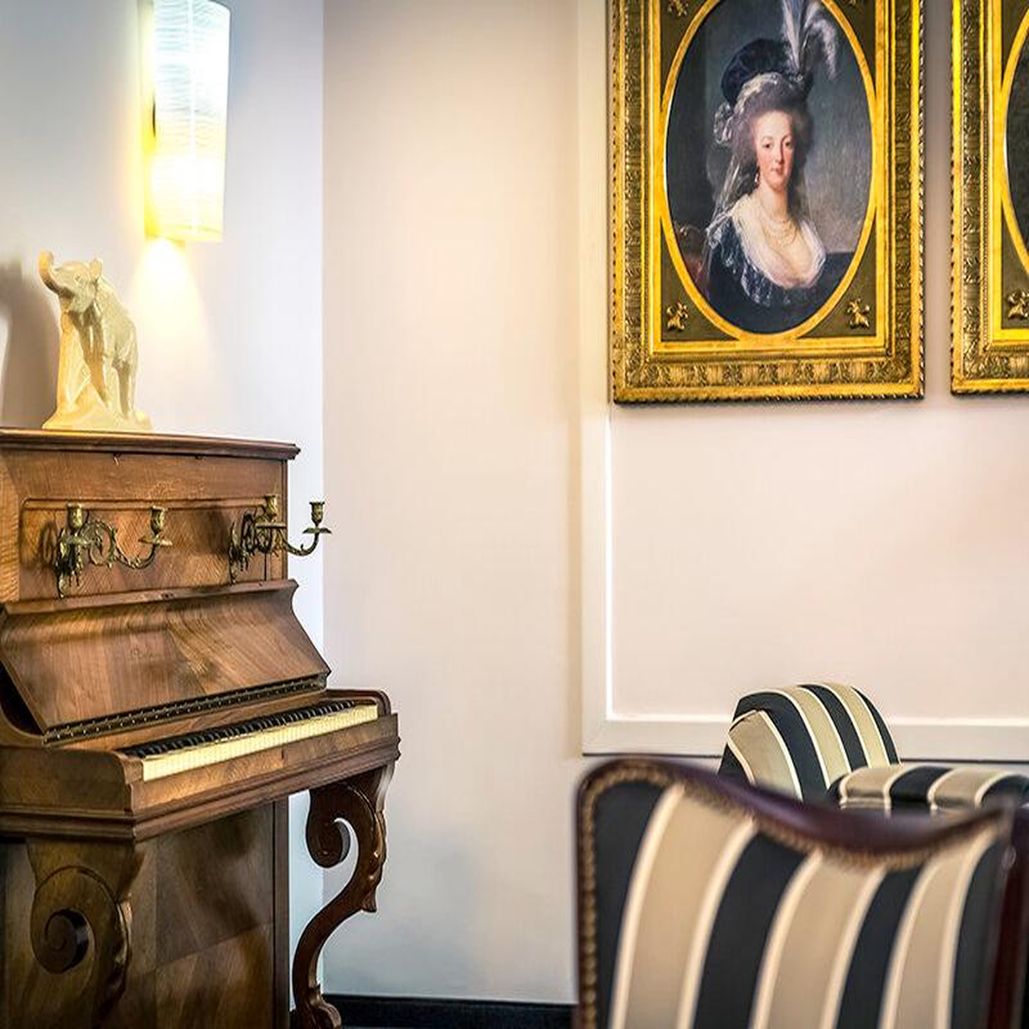 Voir la diapositive 3 : Smartbox 2 jours en hôtel mercure 4* à lourdes avec pass pour le château fort de lourdes - coffret cadeau séjour