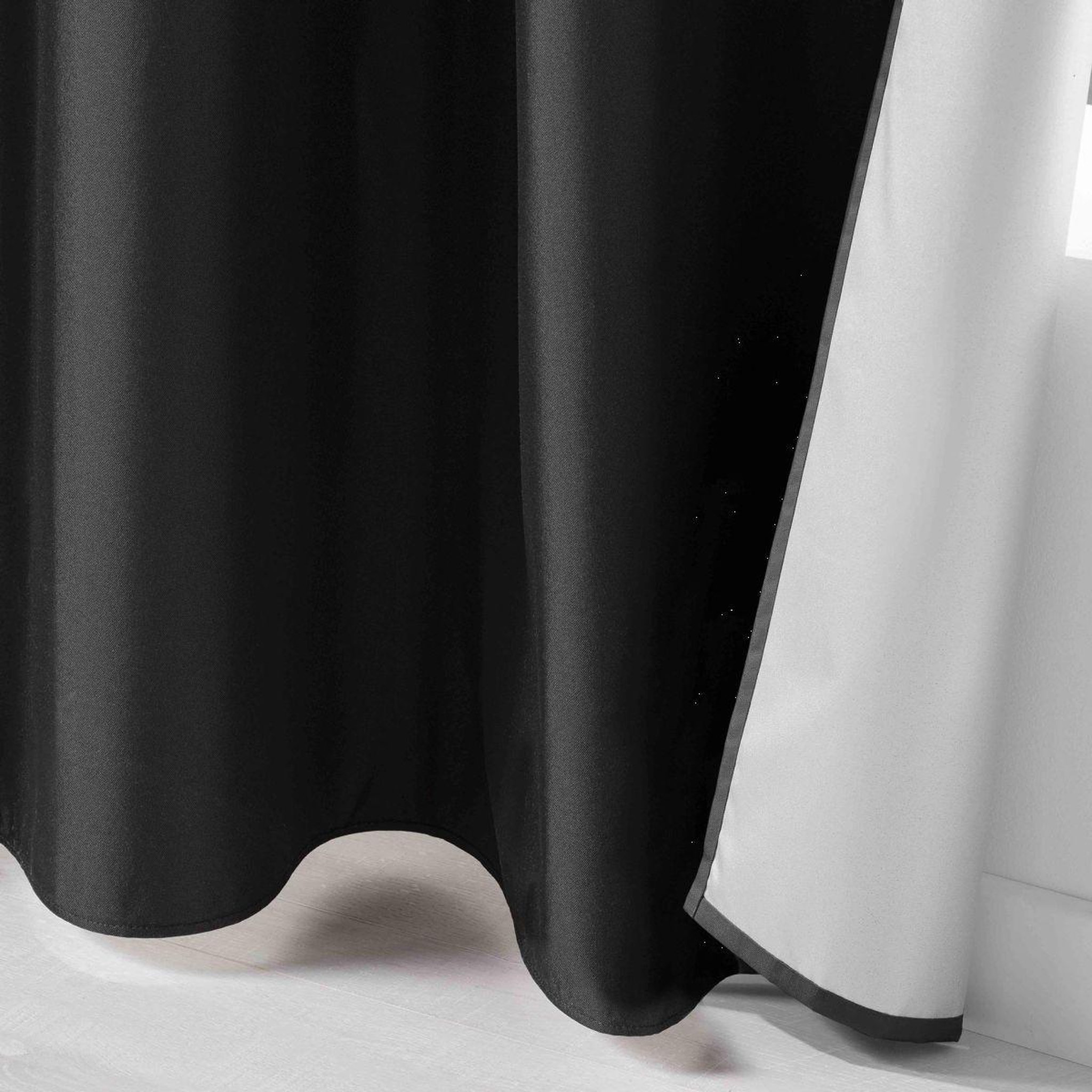 Voir la diapositive 4 : Douceur d'Intérieur Rideau isolant à œillets  icemount  140x260cm noir