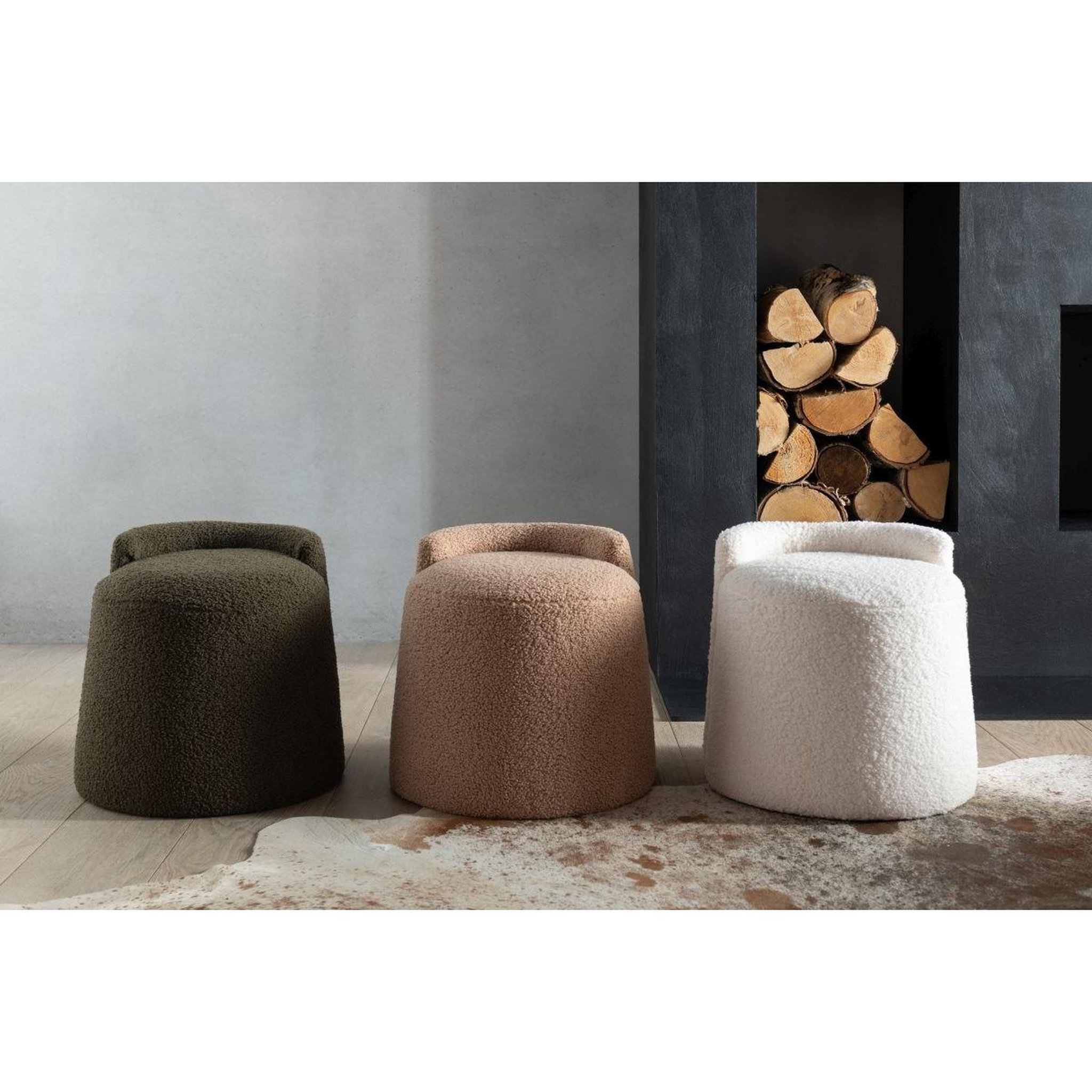 Voir la diapositive 6 : J-LINE Pouf design bouclette  teddy  40cm camel