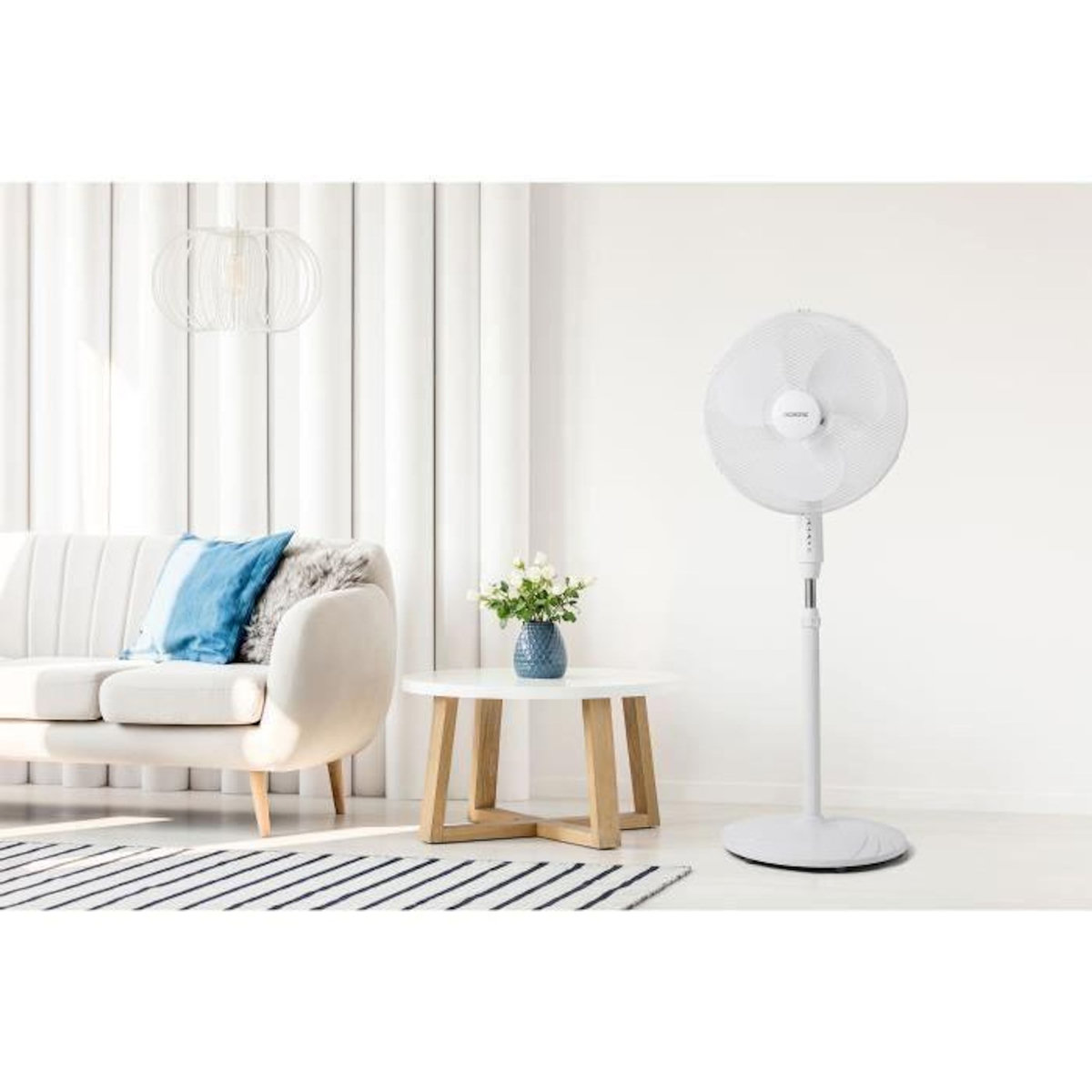 OCEANIC Ventilateur de pied OCEANIC - 45 W - Ø 44 cm - 3 vitesses - Oscillant - Inclinable - Blanc