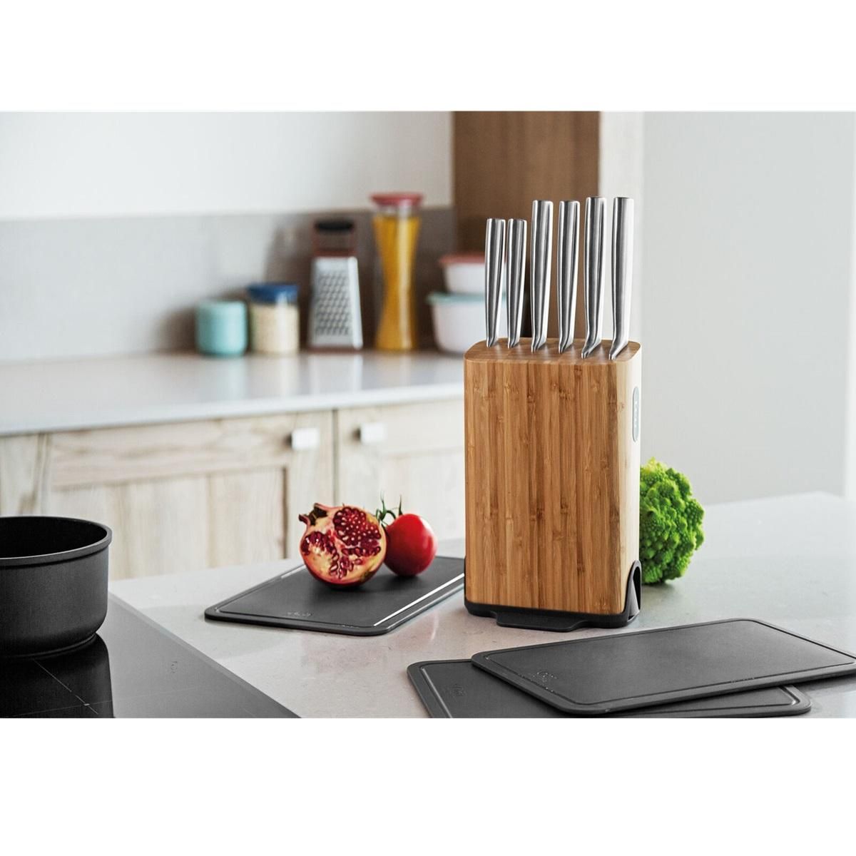 Berghoff Bloc de 6 couteaux + 3 planches à découper + aiguiseur intégré - 3950370