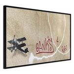 Paris Prix Affiche Murale Encadrée  Banksy Love Plane. Coloris disponibles : Noir, Jaune