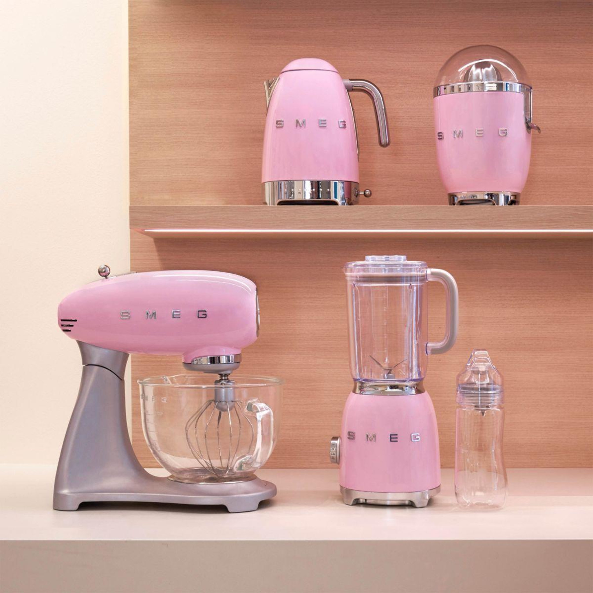 Voir la diapositive 4 : SMEG Bouilloire klf04pkeu rose