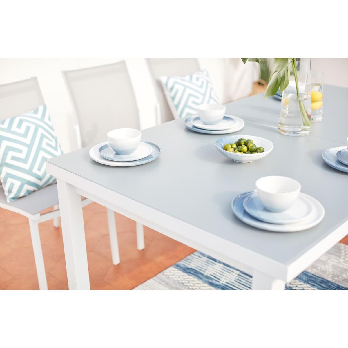 CONCEPT USINE Table de jardin 8 chaises et 2 fauteuils en alu gris-blanc ELADA