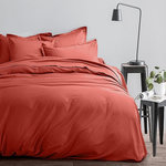 Home collection Parure housse de couette 100%satin de coton 70 fils. Coloris disponibles : Bleu, Rouge