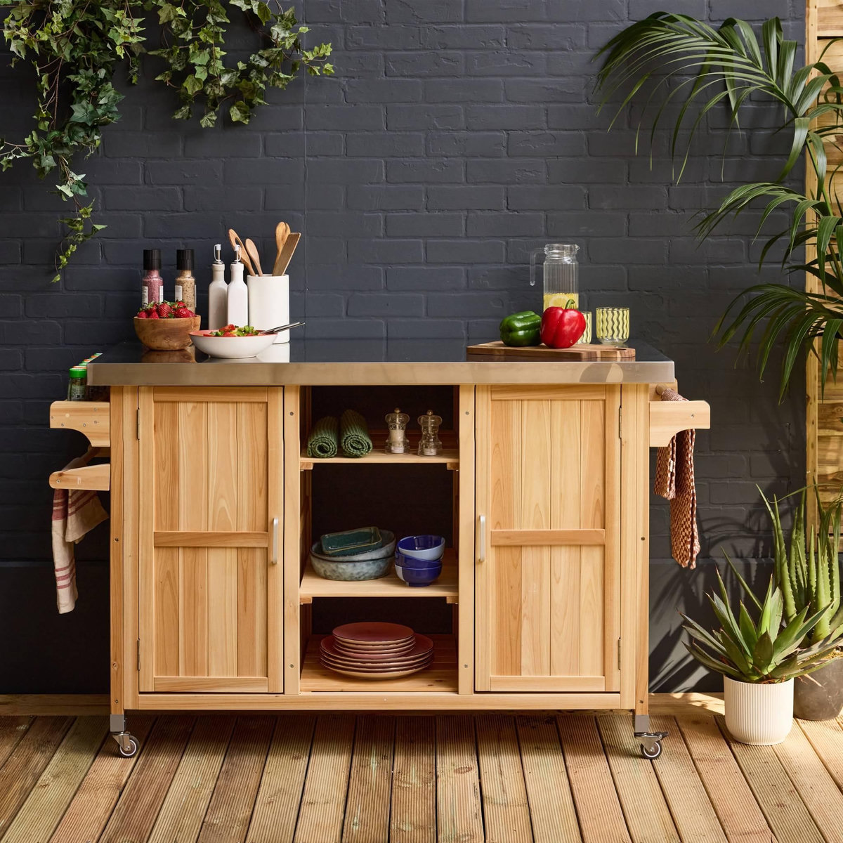 SWEEEK Cuisine d'extérieure 130cm bois avec poignées. 7 espaces de rangement L 130 x l 60 x h 89.5cm