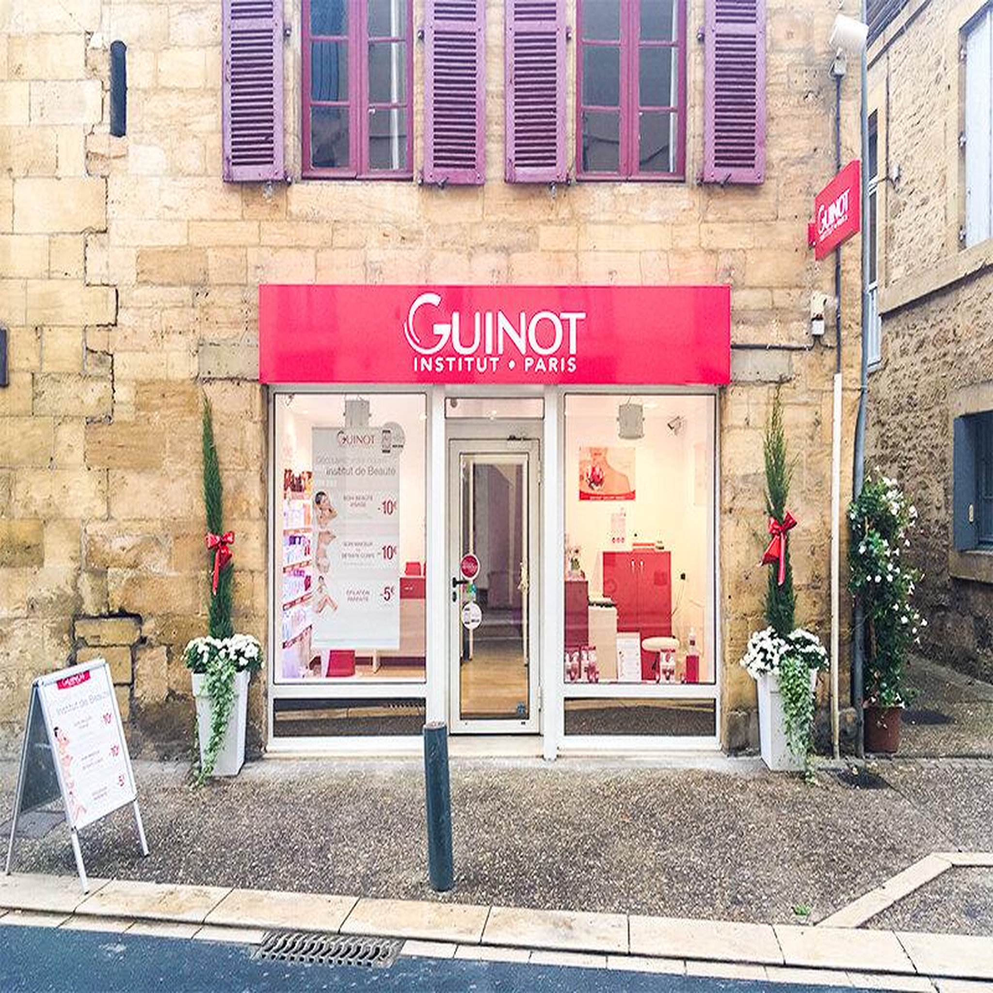 Voir la diapositive 3 : Smartbox Moment de bien-être guinot : soin raffermissant du corps - coffret cadeau bien-être