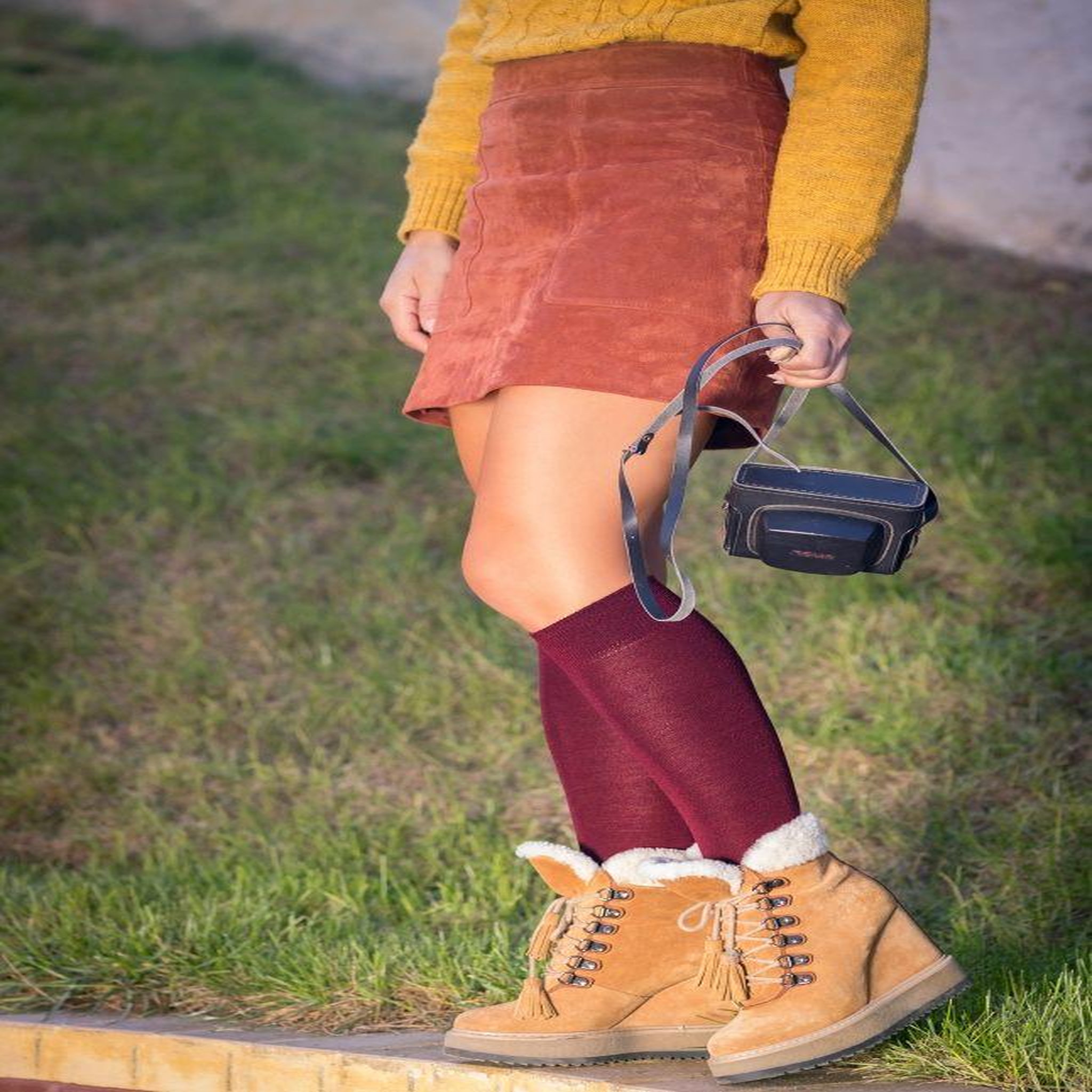 Voir la diapositive 4 : PIRIN HILL Chaussettes haut-mollet laine mérinos & coton bordeaux