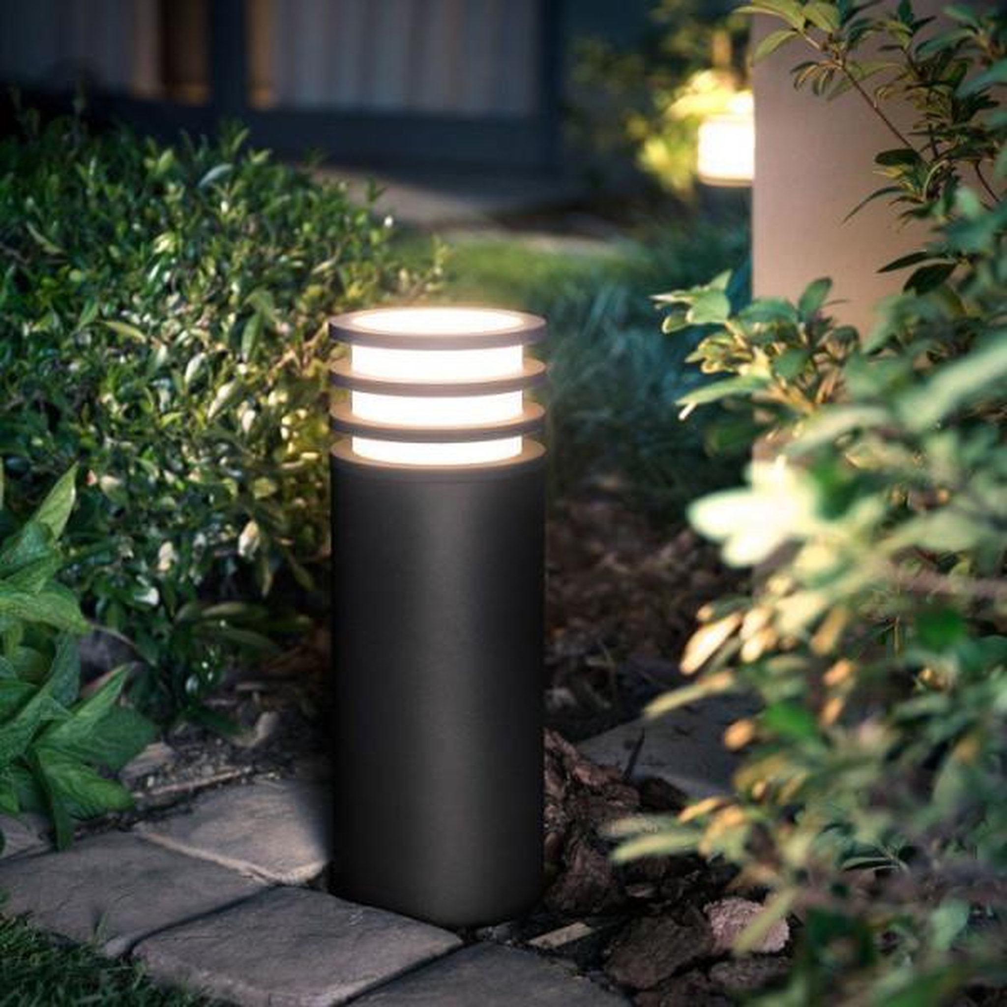 Voir la diapositive 3 : PHILIPS HUE Lampe sur pied - philips hue - lucca - anthracite - 1xa60 wca - ip44
