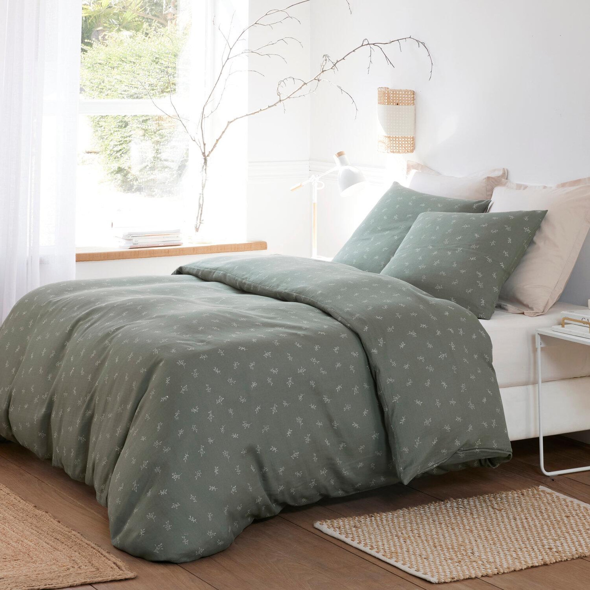 BATON ROUGE Parure housse de couette 100% gaze de coton imprimé celestine. Coloris disponibles : Multicolore
