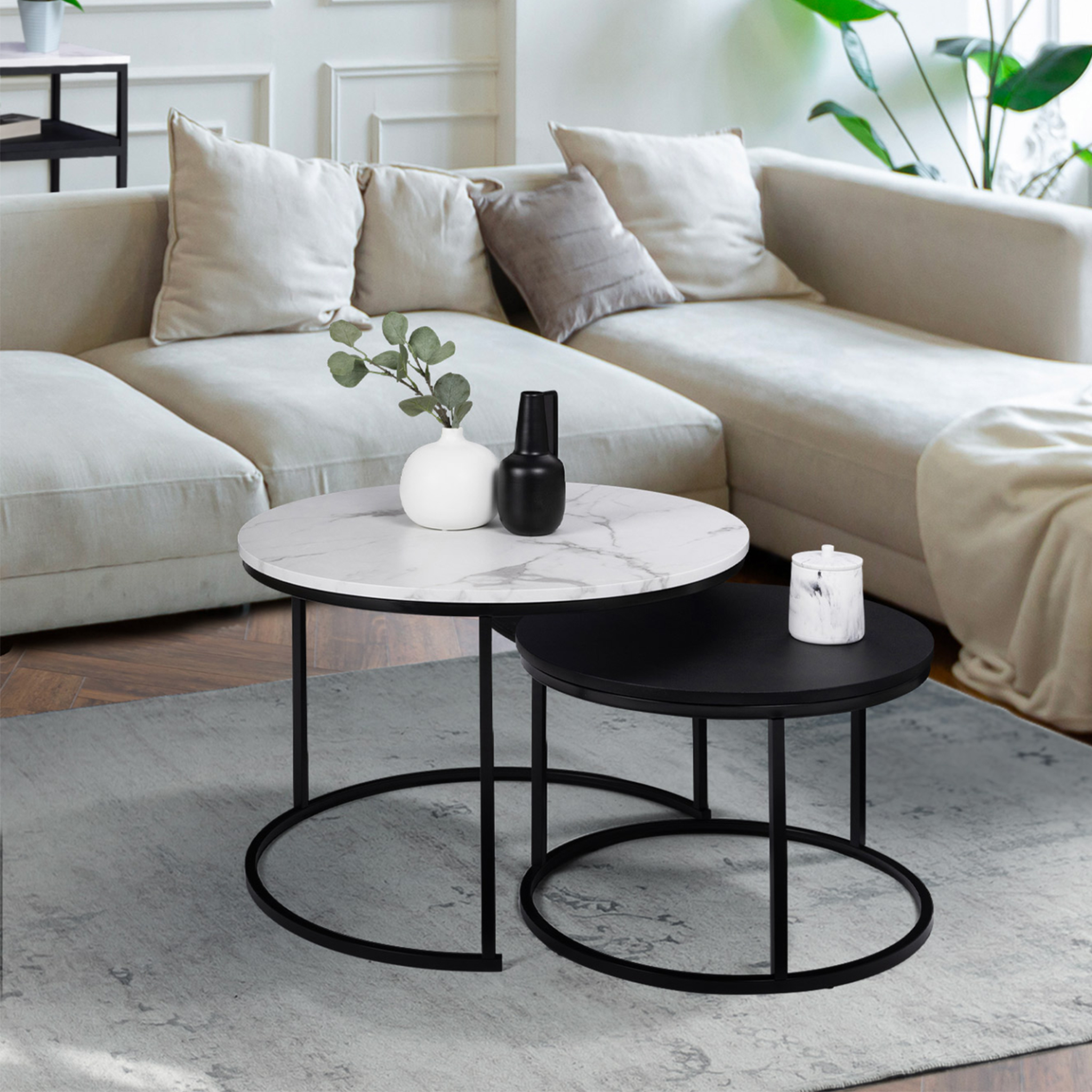 Voir la diapositive 2 : ID MARKET Lot de 2 tables basses gigognes alaska rondes 54/70 effet marbre et noir pieds métal