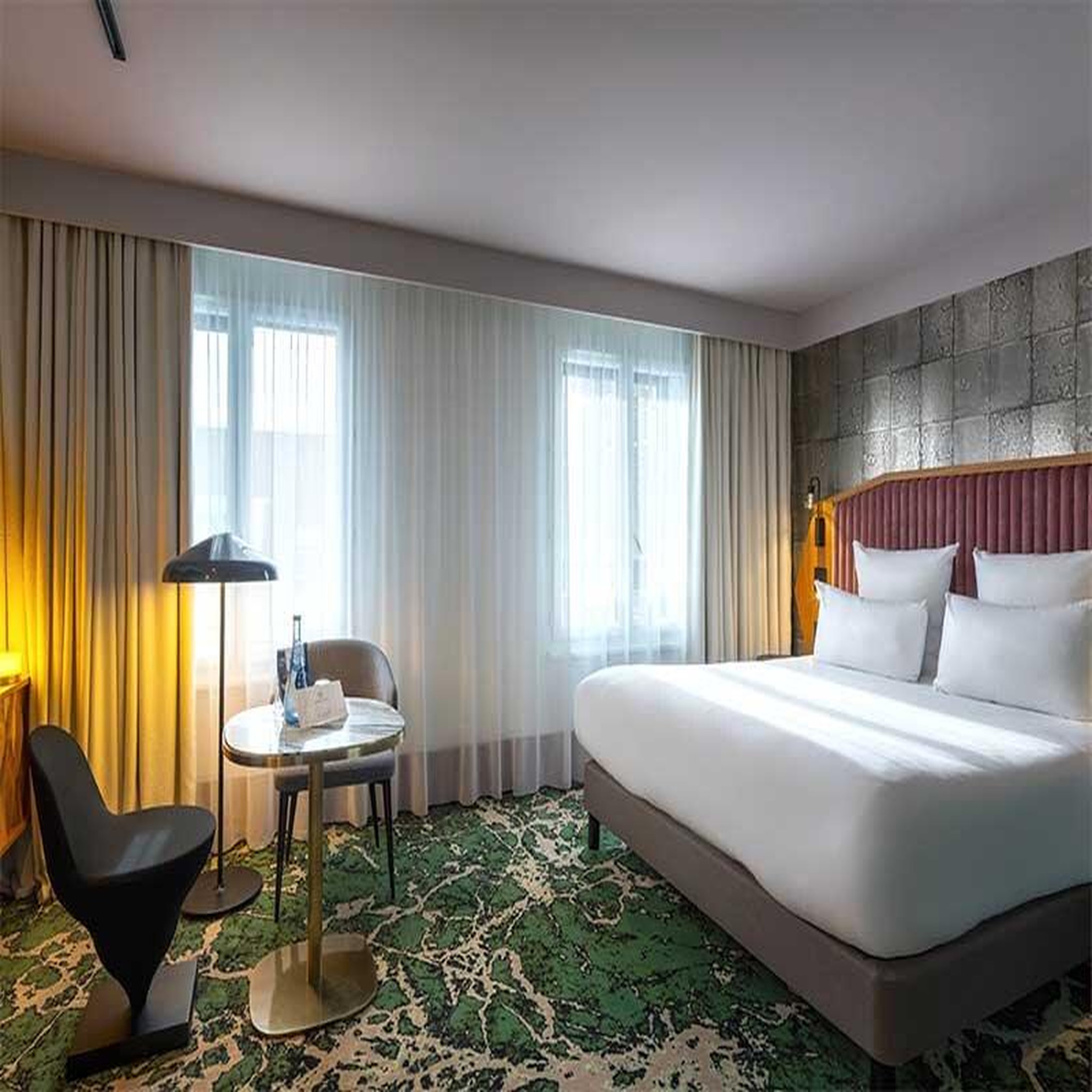 Voir la diapositive 2 : Smartbox Séjour à lille : 2 jours à l'hotel maison louise lille centre - handwritten collection 4* - coffret cadeau séjour