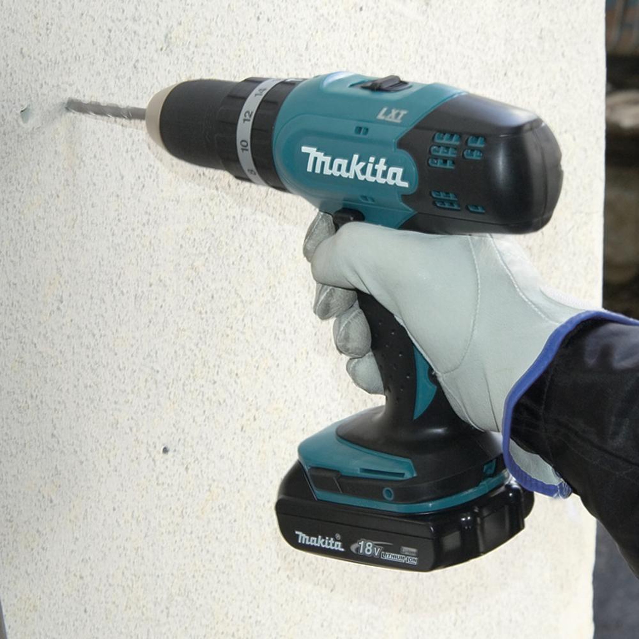 Voir la diapositive 4 : MAKITA Perceuse visseuse à percussion 18v 2 batteries makita