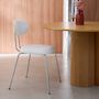 Voir la diapositive 5 : SWEEEK 2 chaises décor bois courbé teinté chêne et tissu déperlant blanc. pieds métal chromé - L 45 x P 55 x H 80cm - Erin