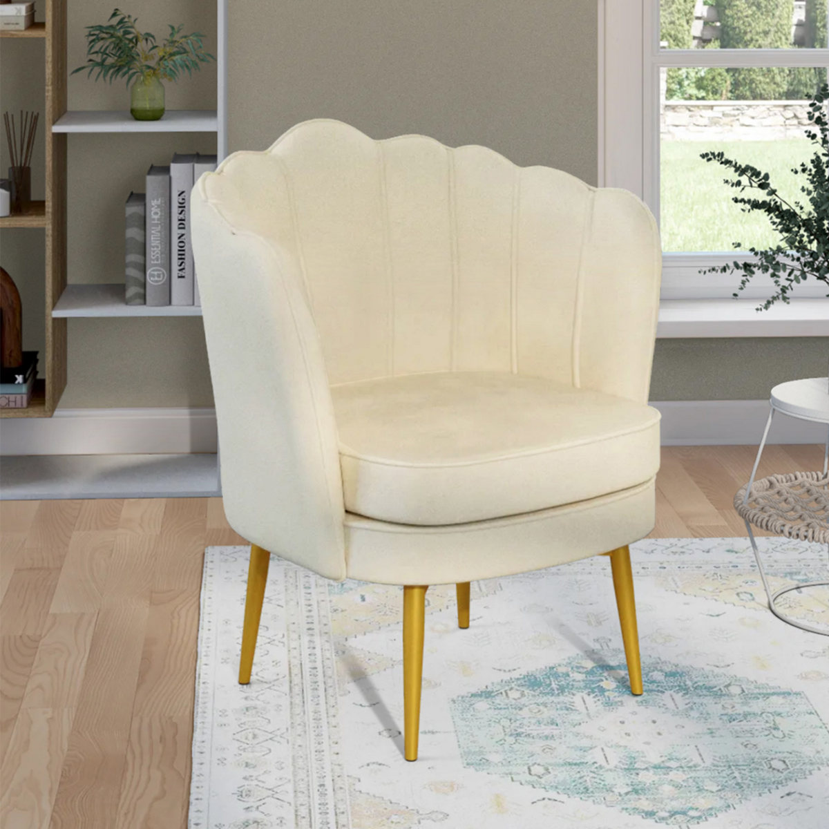 ID MARKET Fauteuil coquillage ADELLA crème en velours pieds dorés