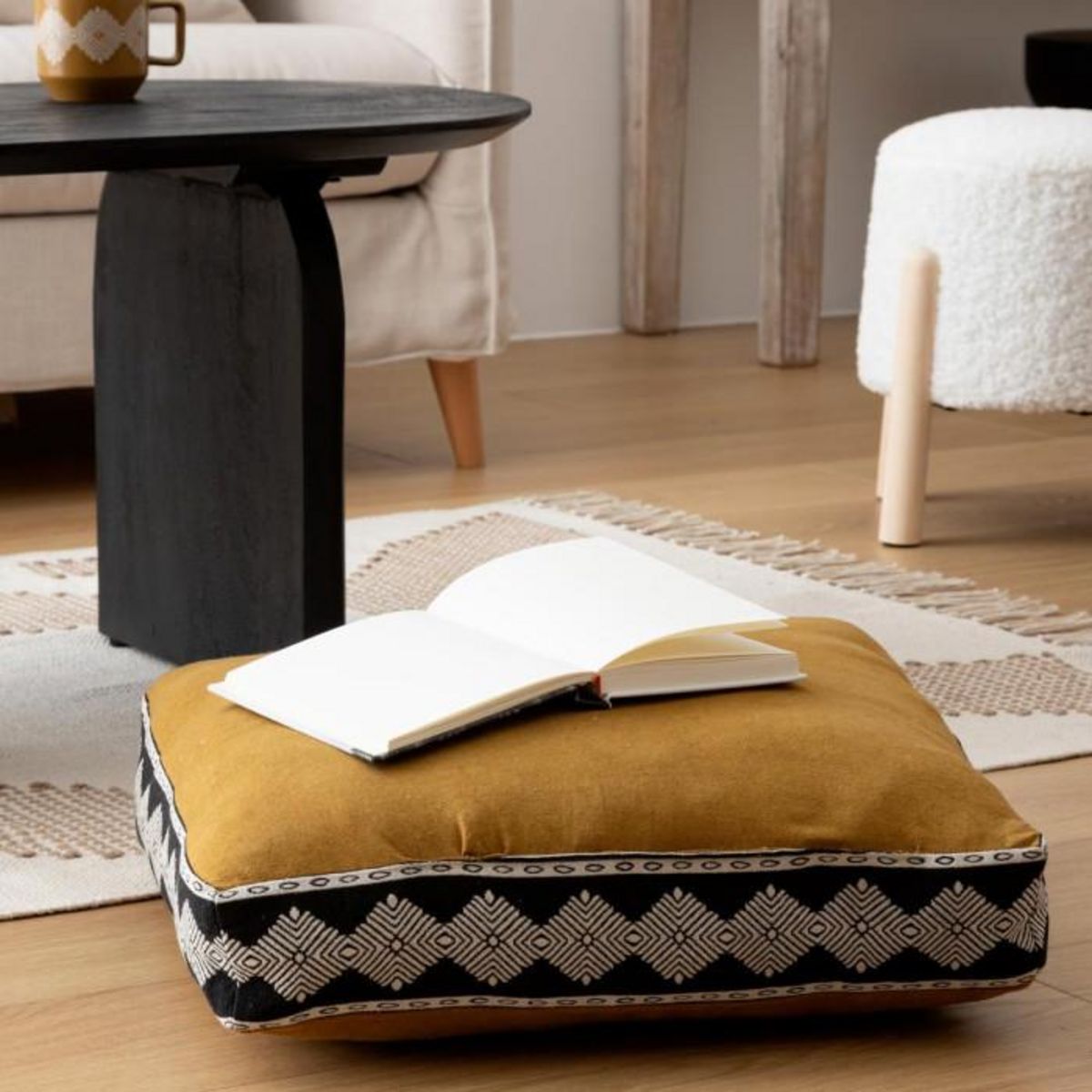 ATMOSPHERA Coussin de Sol Jacquard  Inuit Dreams  48x48cm Ocre