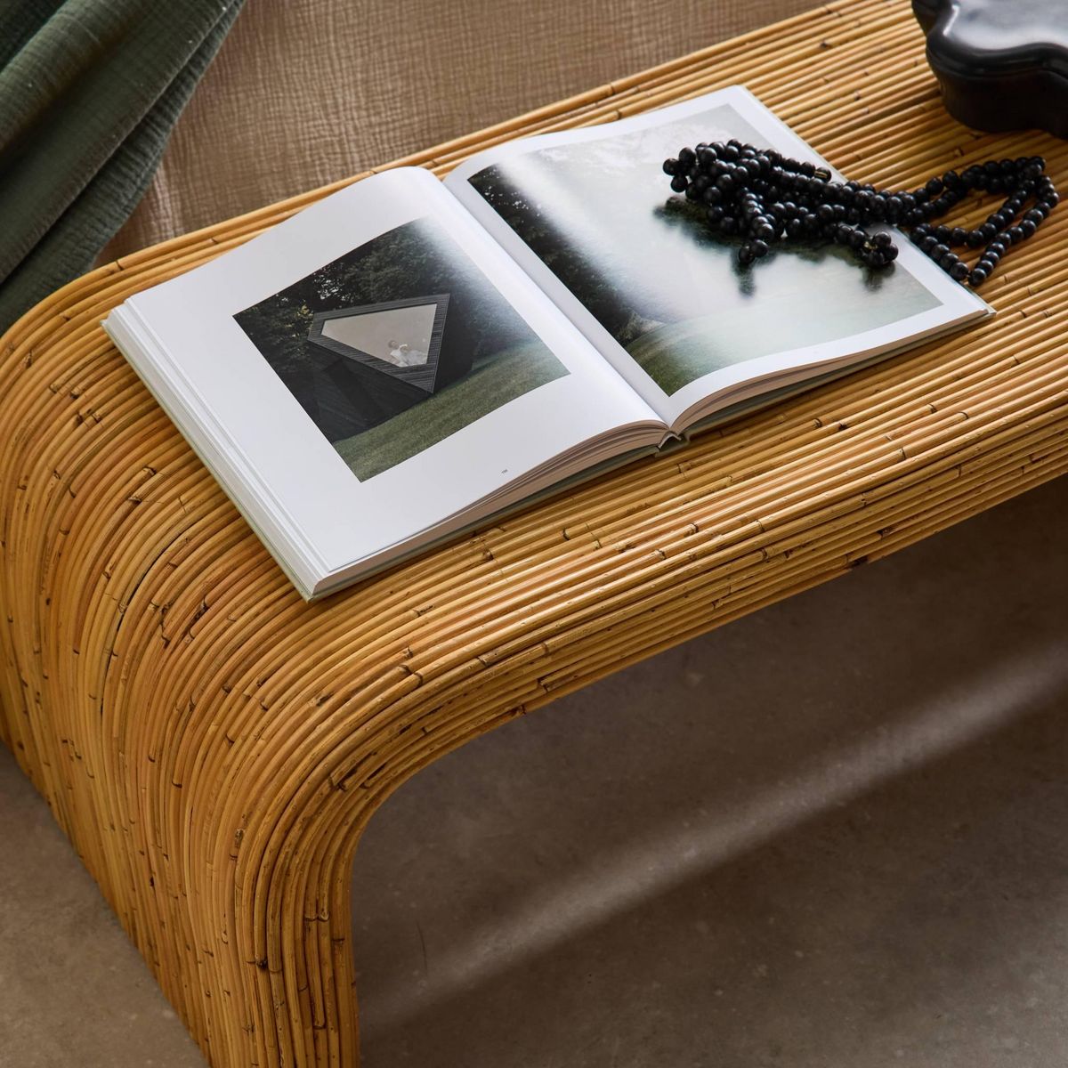 SWEEEK Banc. bout de lit en rotin naturel. 100cm. bords arrondis. L 100 x P 45 x H 40cm