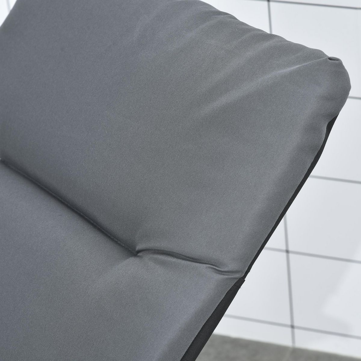 OUTSUNNY Bain de soleil pliable transat inclinable 6 positions grand confort avec matelas + accoudoirs acier polyester gris