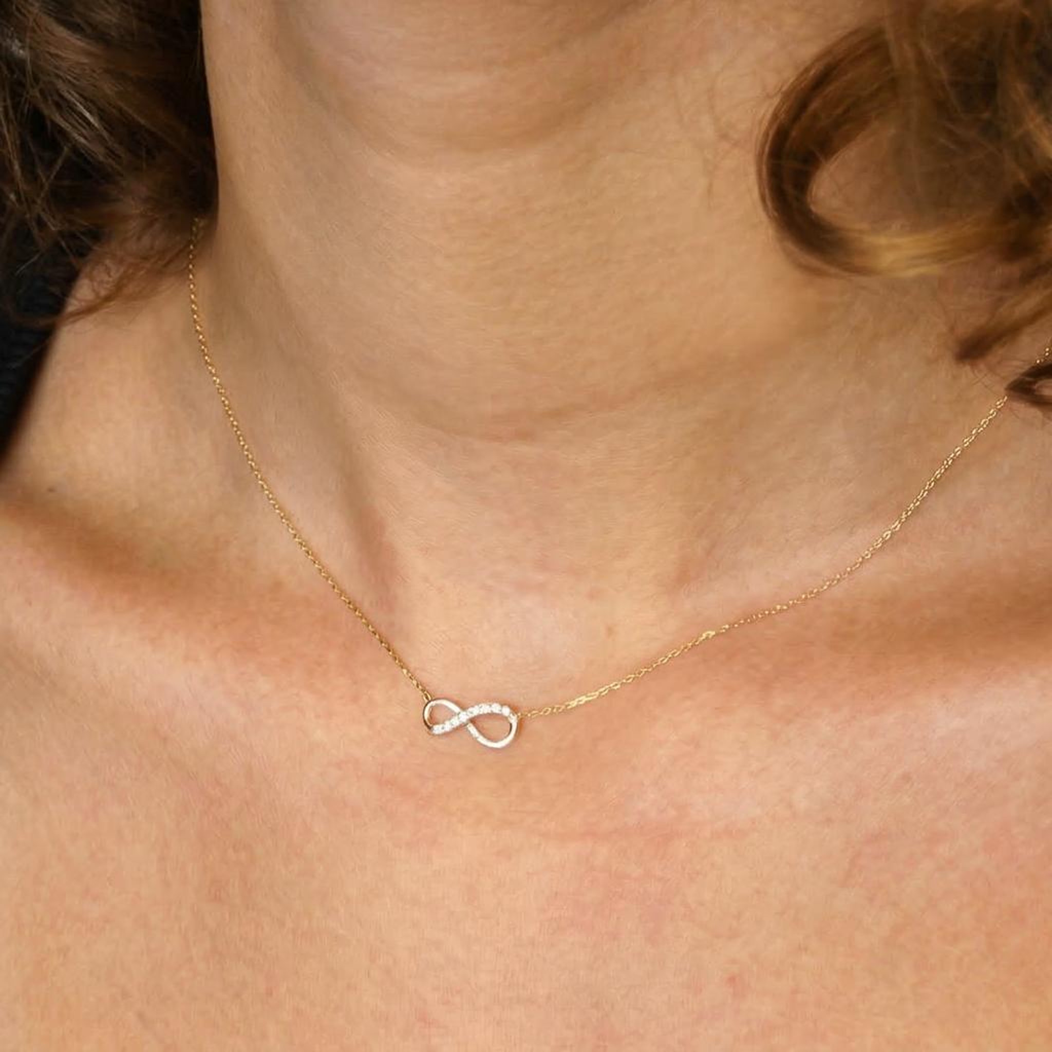 Voir la diapositive 3 : L'ATELIER D'AZUR Collier Femme Or Jaune - Motif Infini - Pavé de Zirconiums