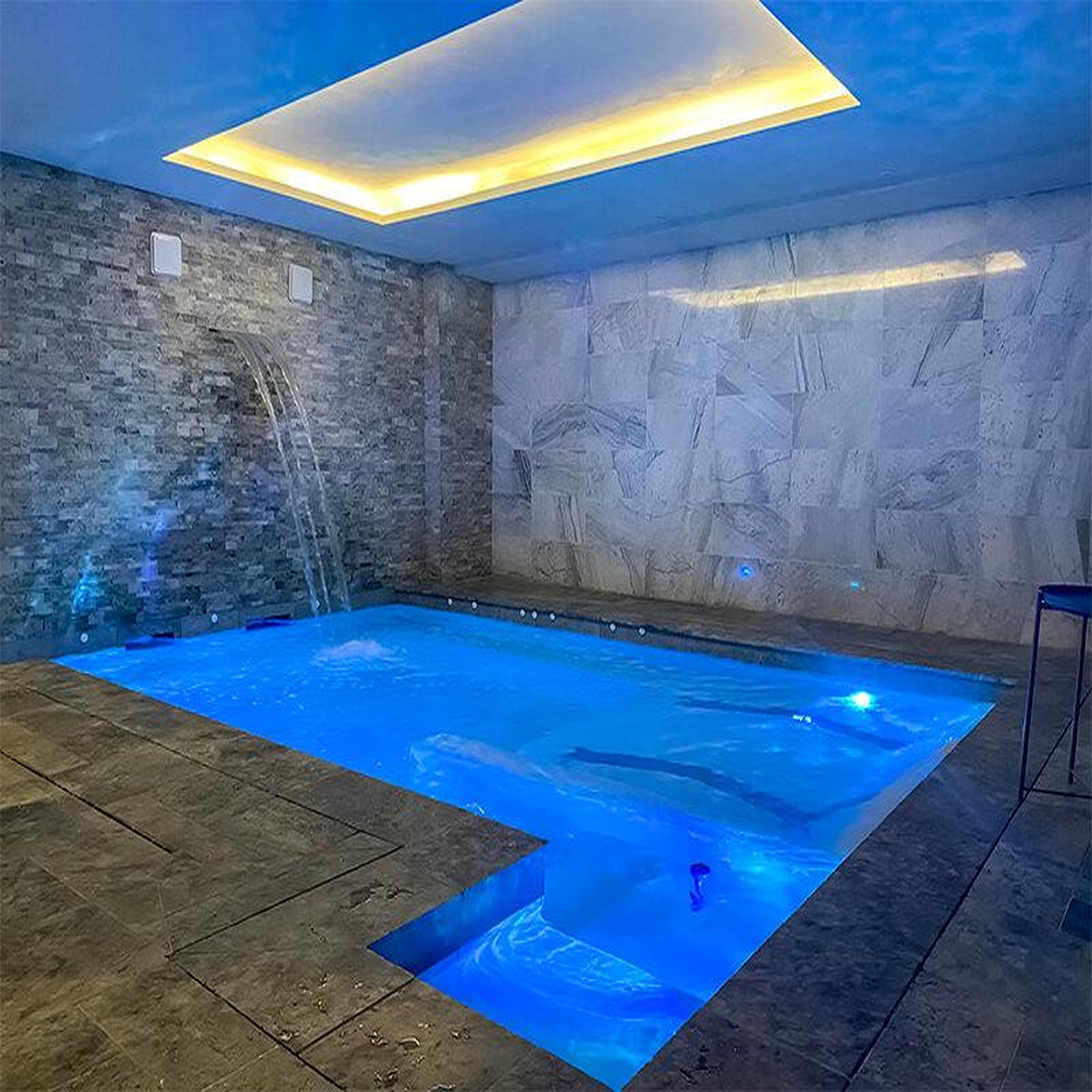 Voir la diapositive 3 : Smartbox Détente à bagnolet : gommage visage et corps, expérience turkish bath, accès au spa et pause gourmande - coffret cadeau bien-être