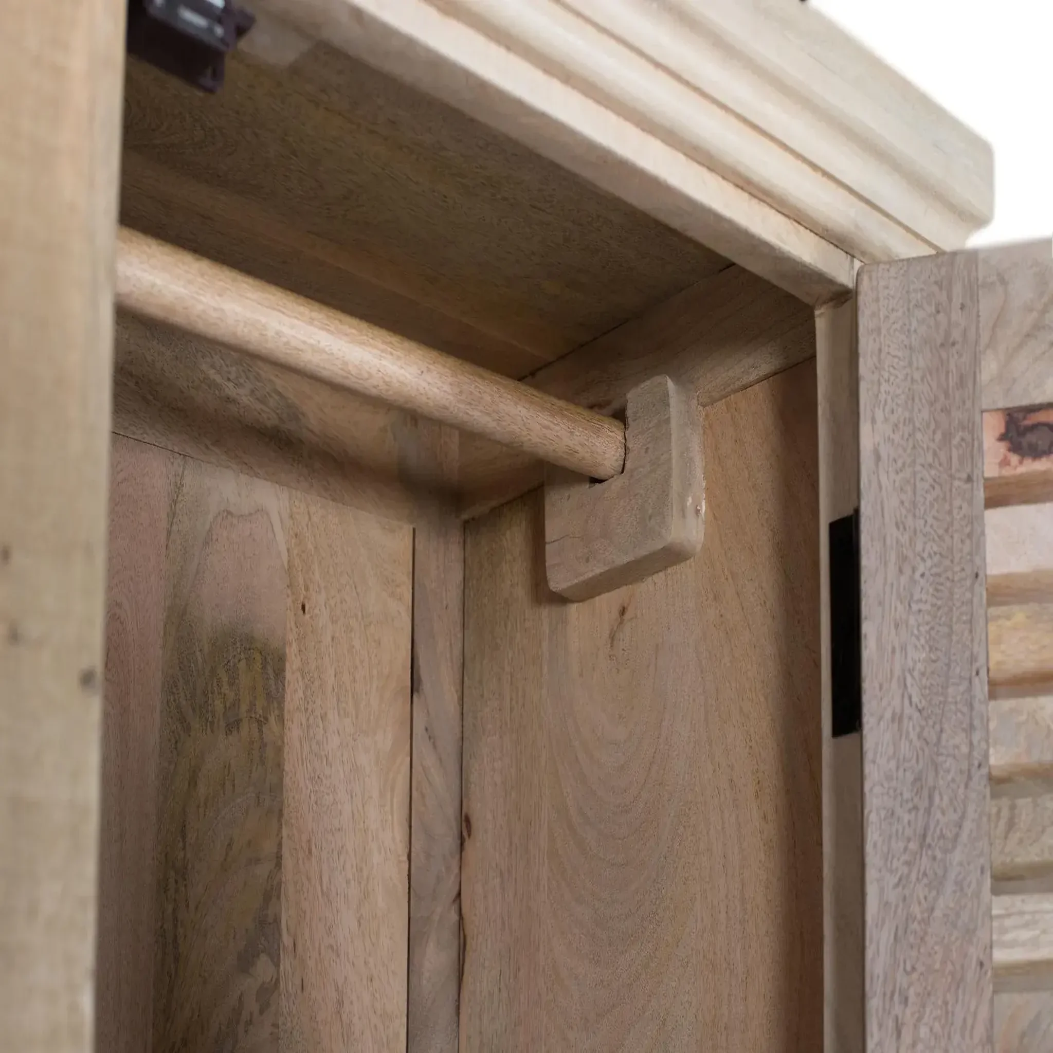 Voir la diapositive 2 : GINER Y COLOMER SL Armoire en bois de manguier 100cm style rustique contemporain