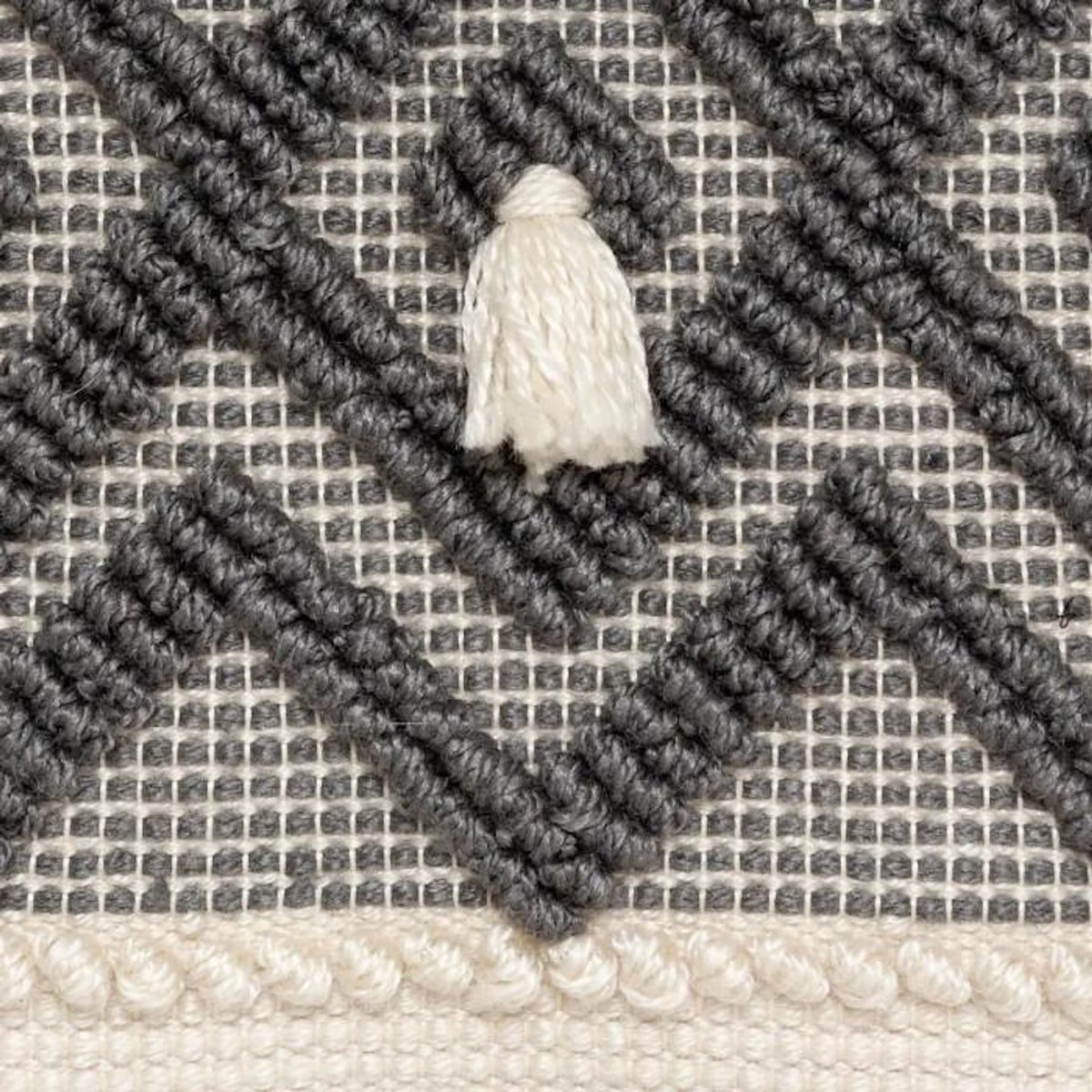 ATMOSPHERA Coussin Déco à Pompons  Row  45x45cm Gris