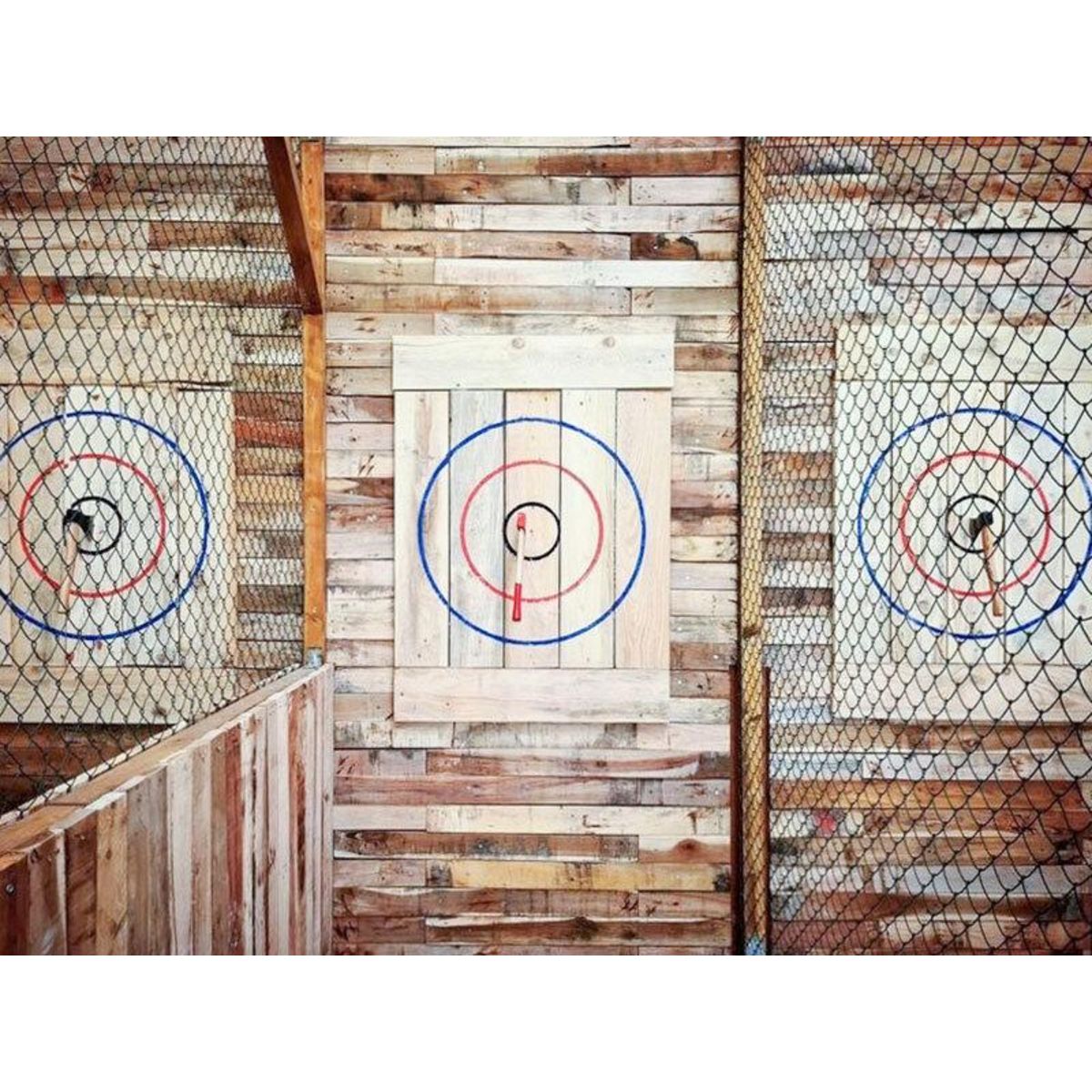 Smartbox Session de lancer de haches d'1h près de Paris pour 2 - Coffret Cadeau Sport & Aventure