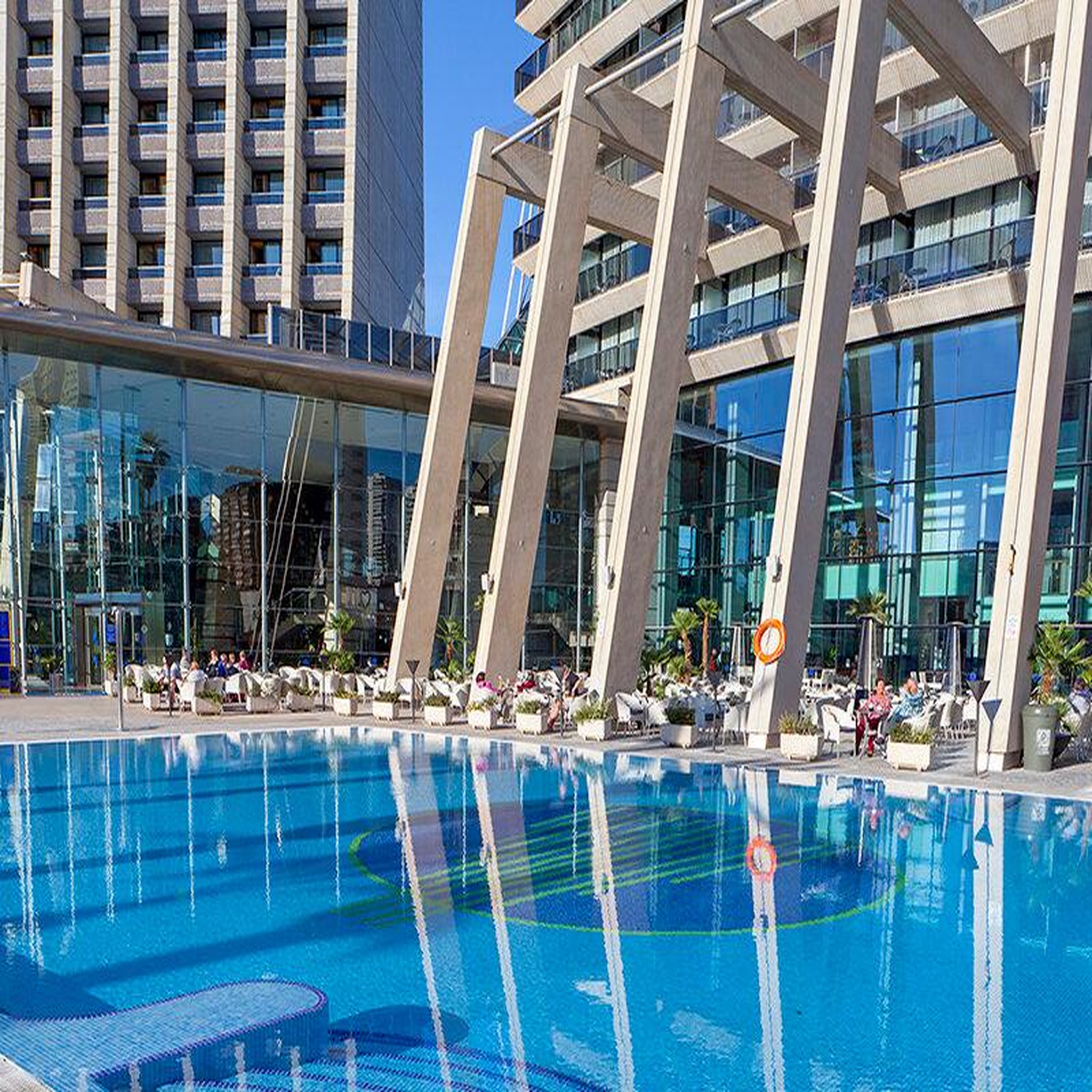 Voir la diapositive 2 : Smartbox 2 jours avec repas sur la Costa Blanca en hôtel 4* à Benidorm - Coffret Cadeau Séjour