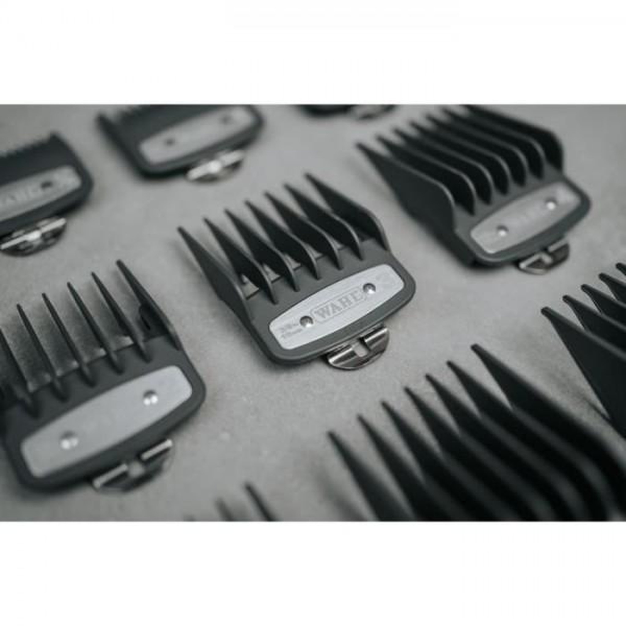 Voir la diapositive 6 : WAHL Tondeuse a Cheveux  secteur - WAHL - ELITE PRO - 230 V - 10 sabots - Noir