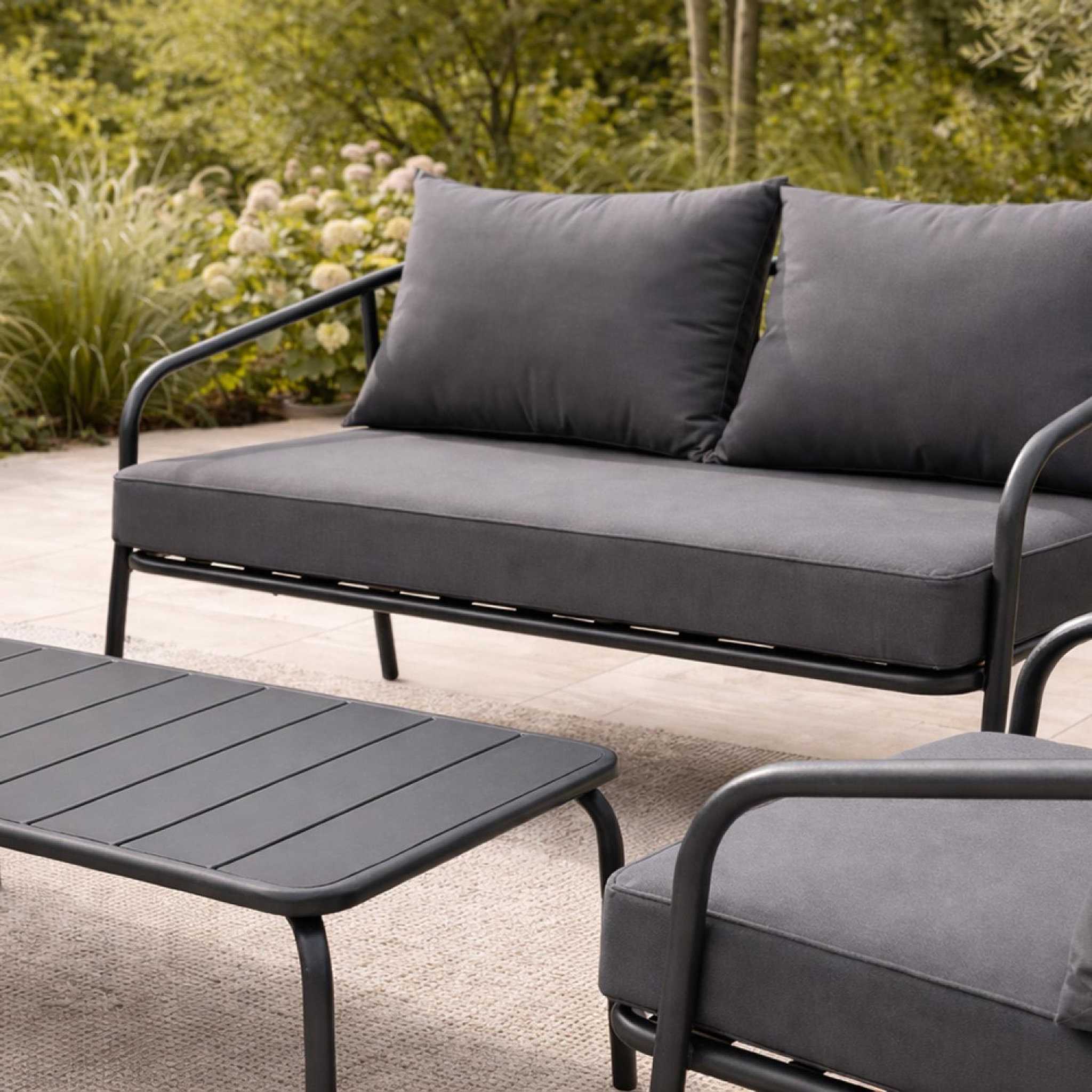 Voir la diapositive 6 : CONCEPT USINE Salon de jardin 4 places gris foncé bergame