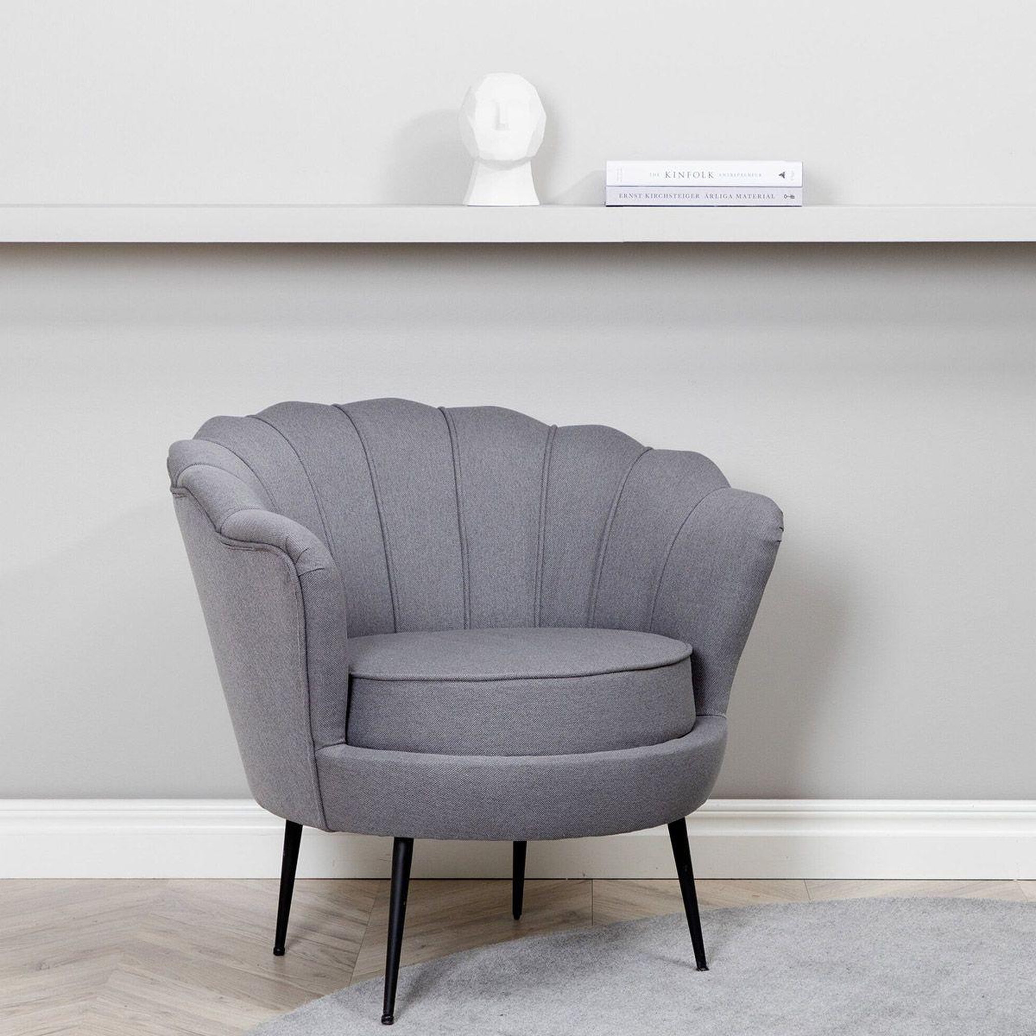 Voir la diapositive 6 : Paris Prix Fauteuil coquillage en tissu  calais  83cm gris