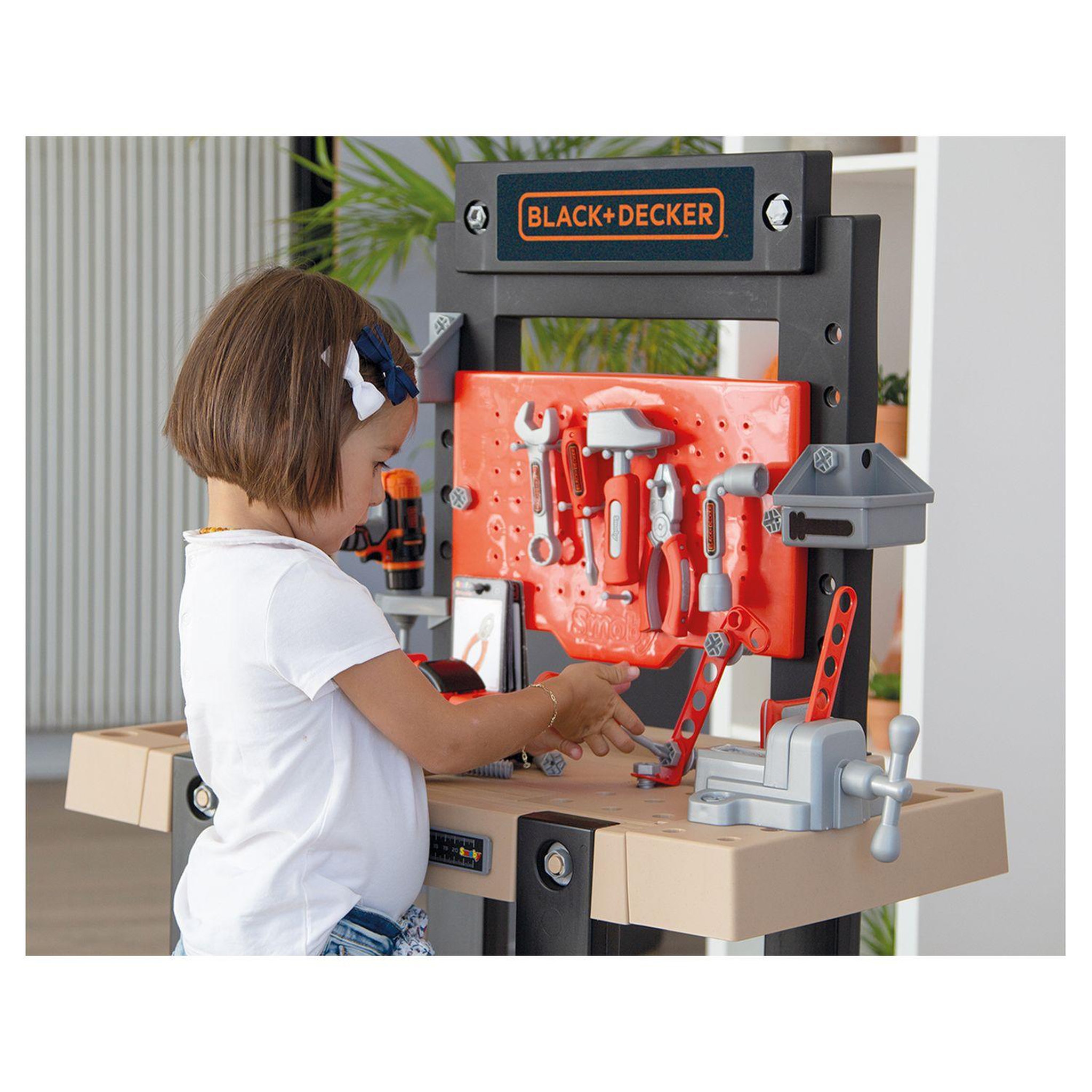 Voir la diapositive 6 : SMOBY Etabli Bricolo Center Black & Decker