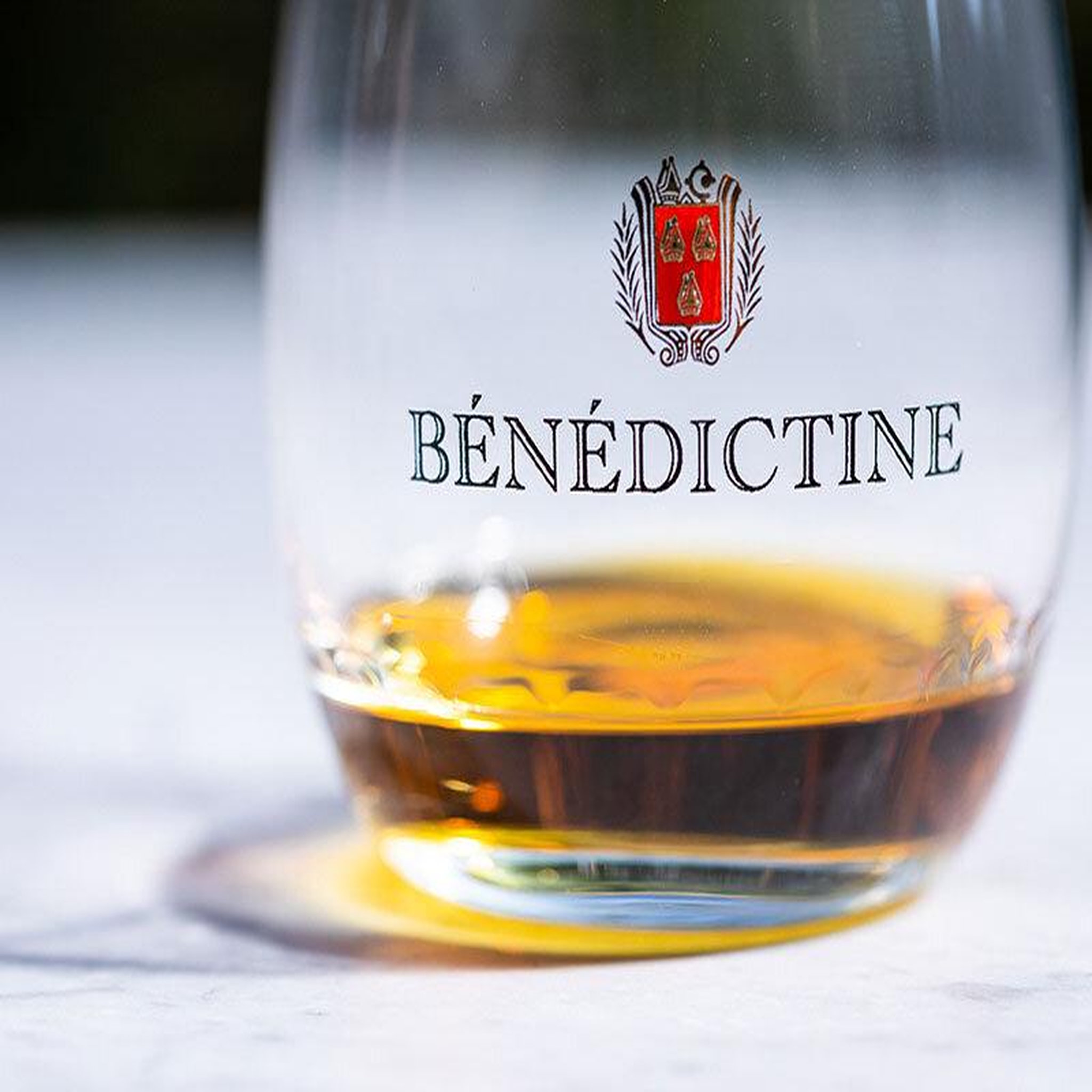 Voir la diapositive 4 : Smartbox Visite du palais bénédictine de 2h30, atelier cocktail personnalisé et dégustation avec bacardi - coffret cadeau gastronomie