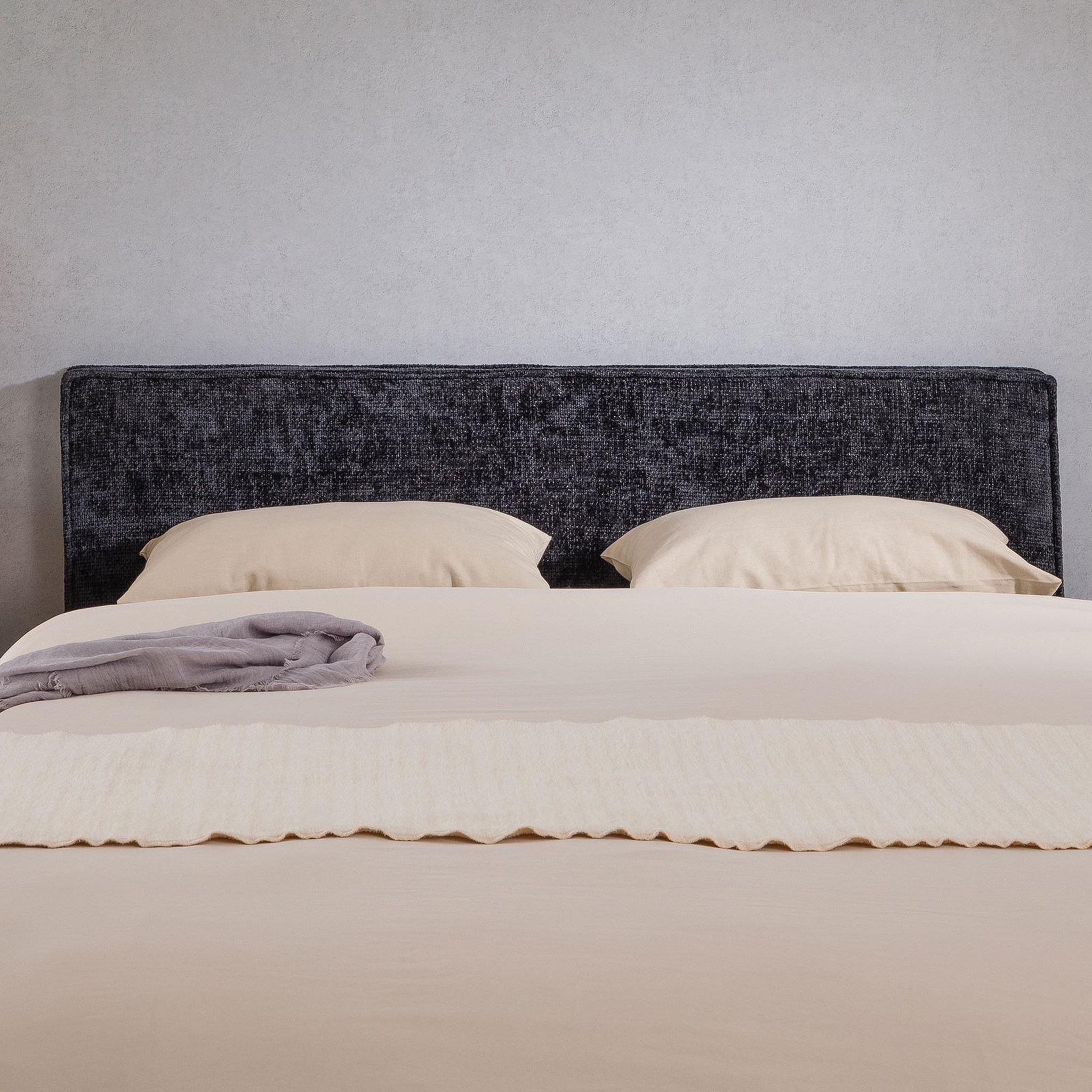 Voir la diapositive 3 : IDIMEX Tête de lit elowa 160 sur pieds, en tissu