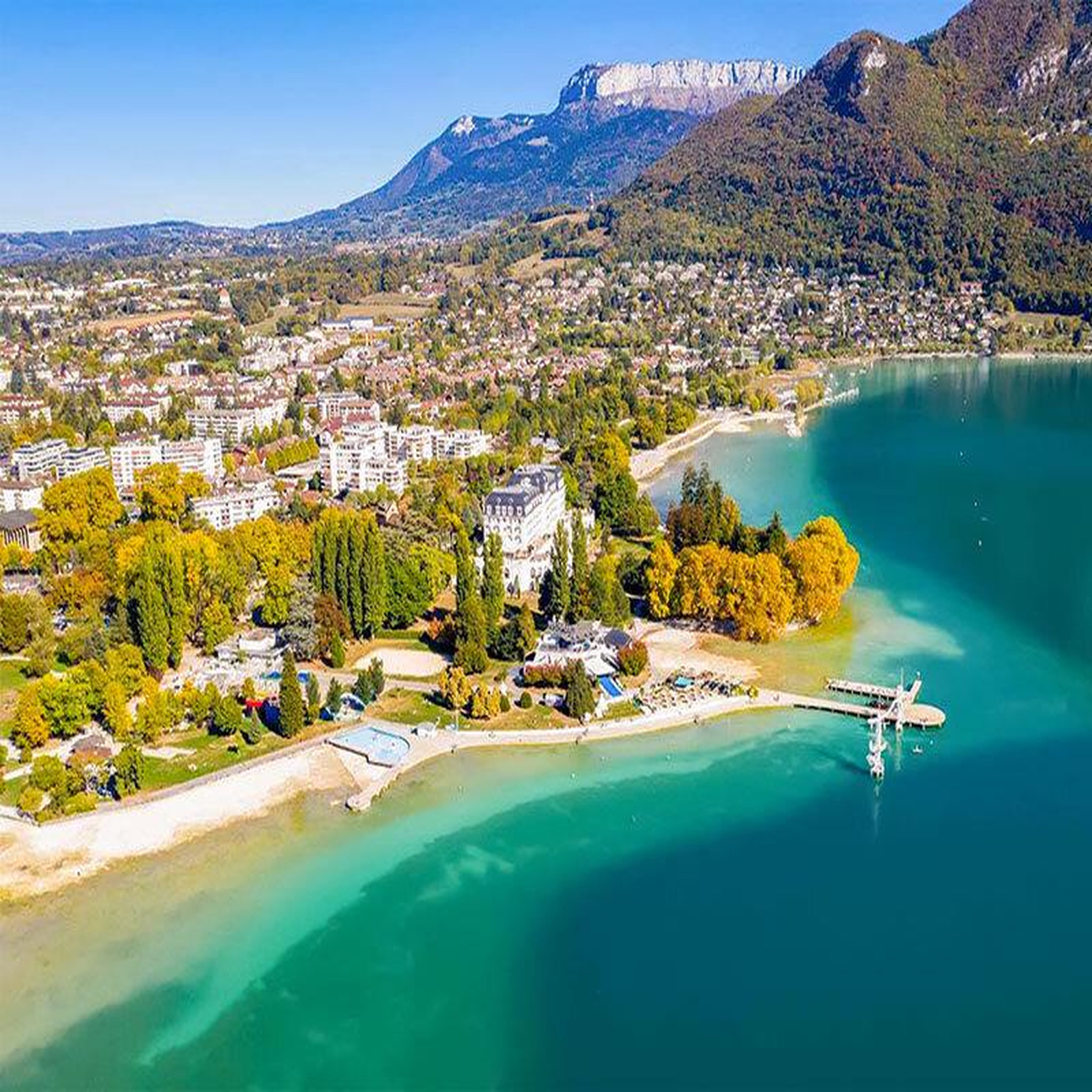 Voir la diapositive 2 : Smartbox Vol en montgolfière pour 2 proche du lac d'annecy et de sa région - coffret cadeau sport & aventure