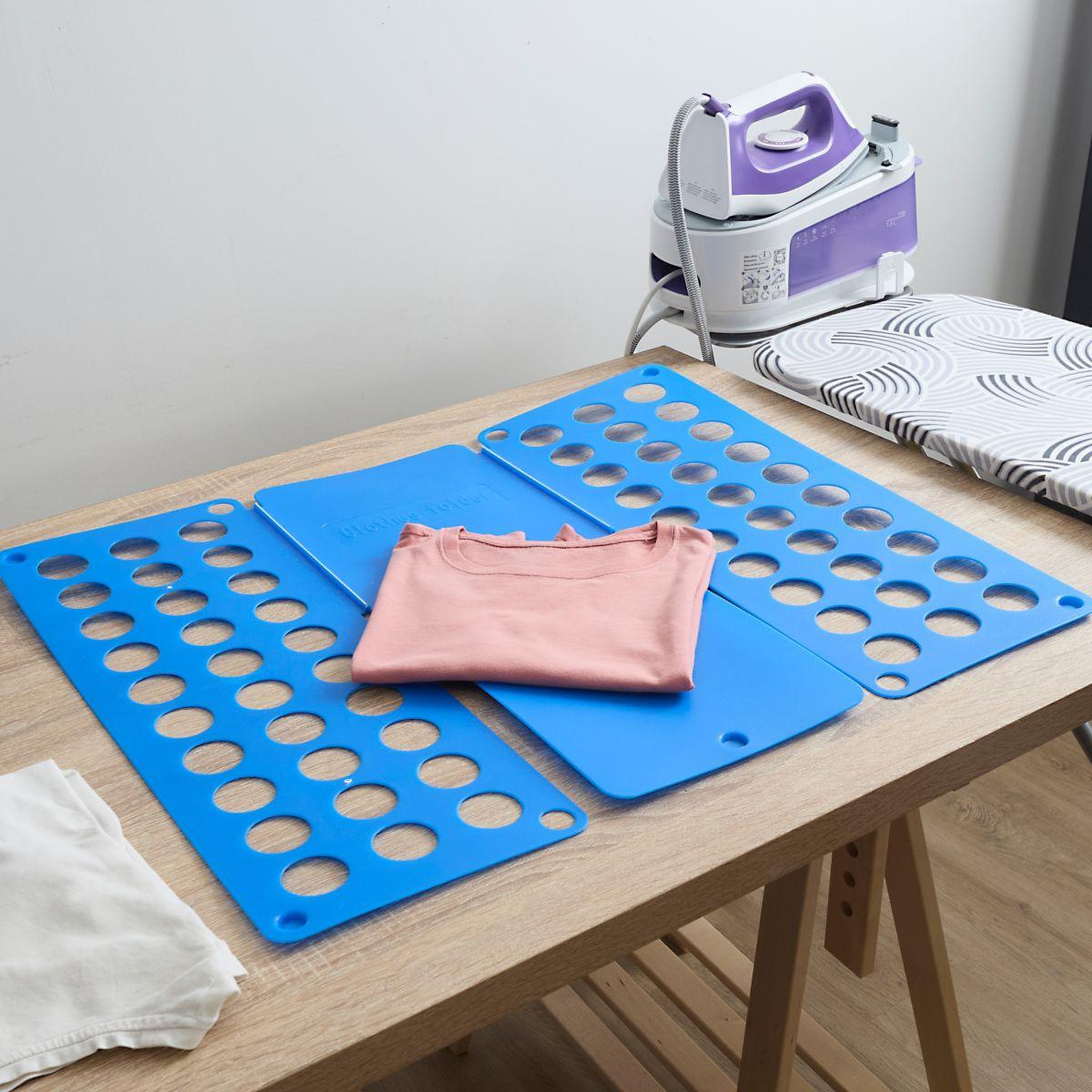 Voir la diapositive 5 : Je cherche une idee Planche à plier le linge