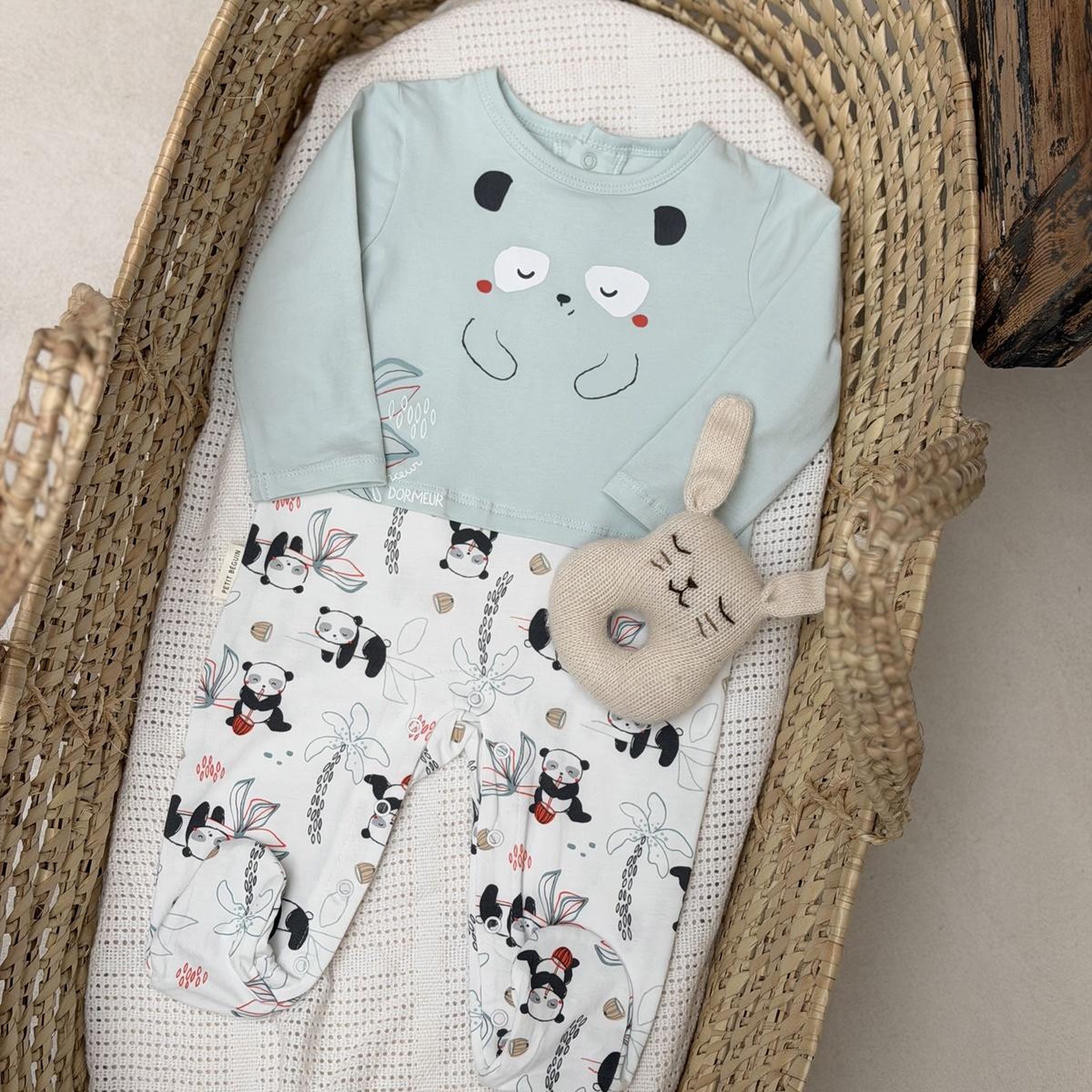 Voir la diapositive 5 : PETIT BEGUIN Pyjama bébé bento - garçon