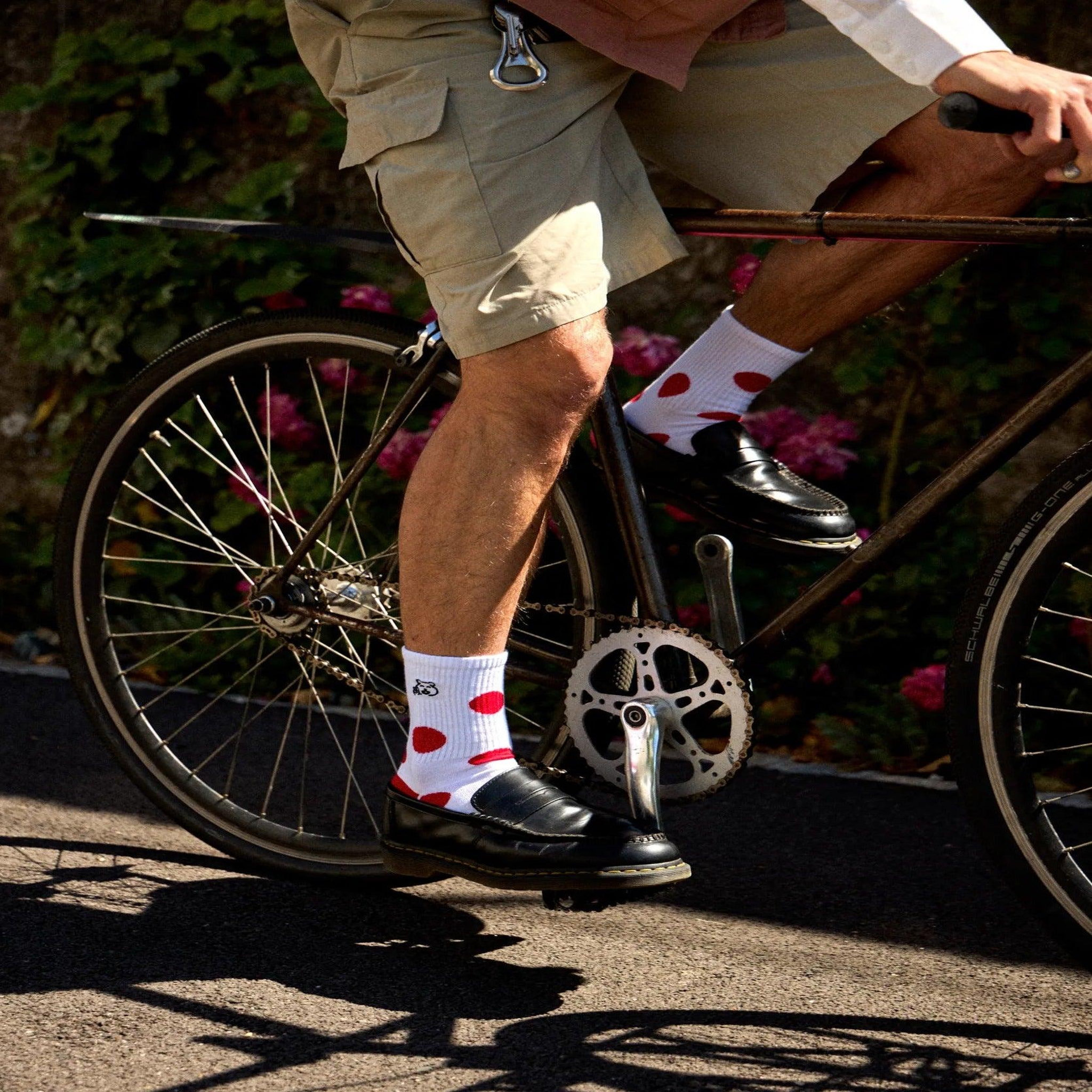 Voir la diapositive 5 : DEDOLES Chaussettes côtelées cyclisme maillot à pois