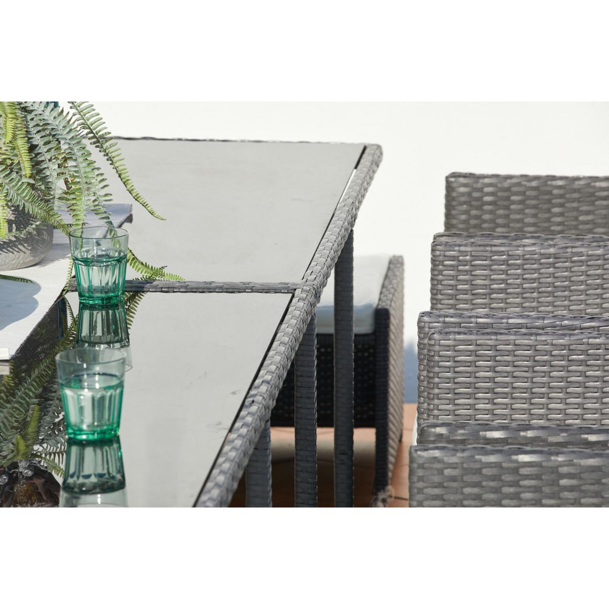 CONCEPT USINE Table et chaises 12 places encastrables résine gris-blanc MIAMI