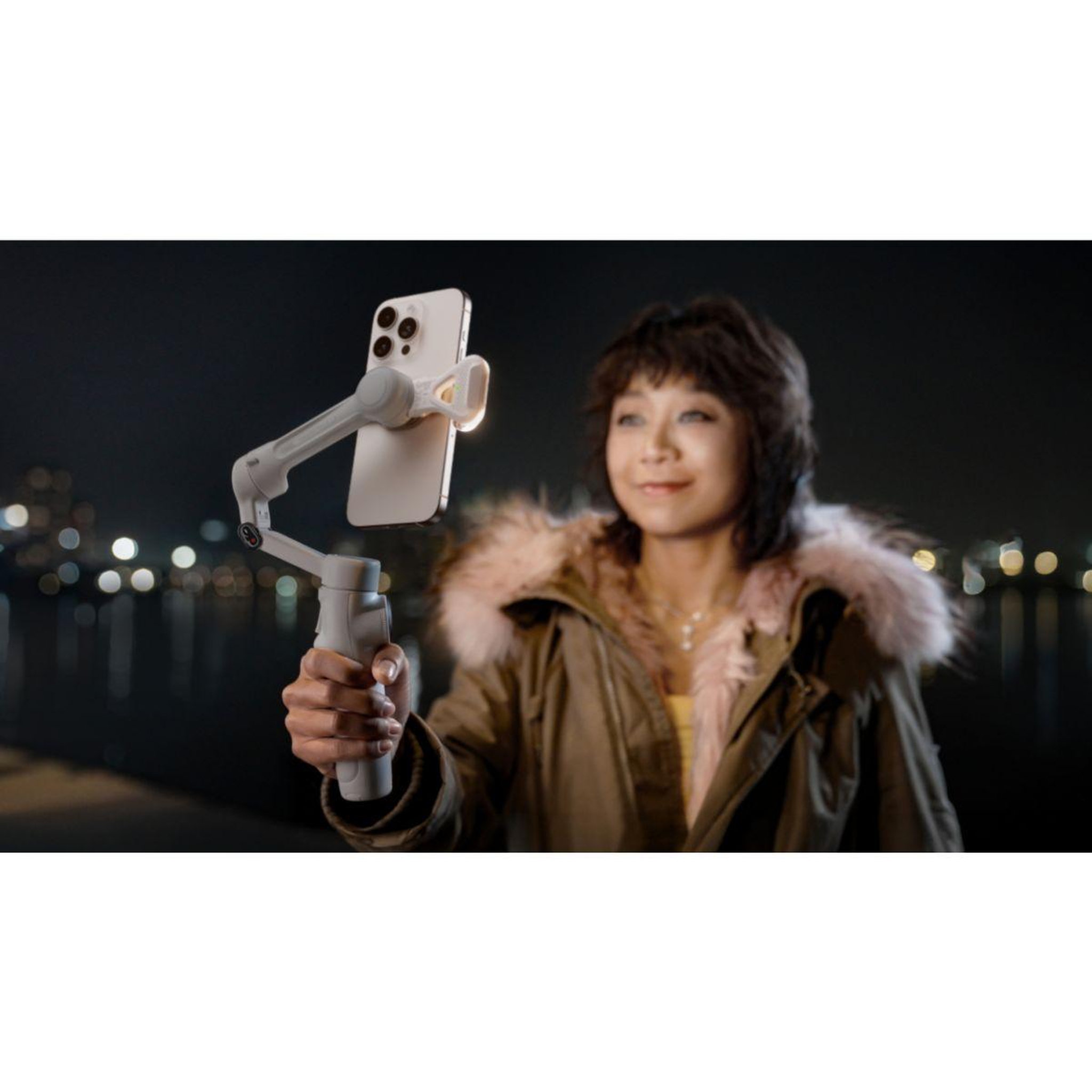 Voir la diapositive 5 : INSTA360 Stabilisateur flow 2 ai tracker bundle stone gray
