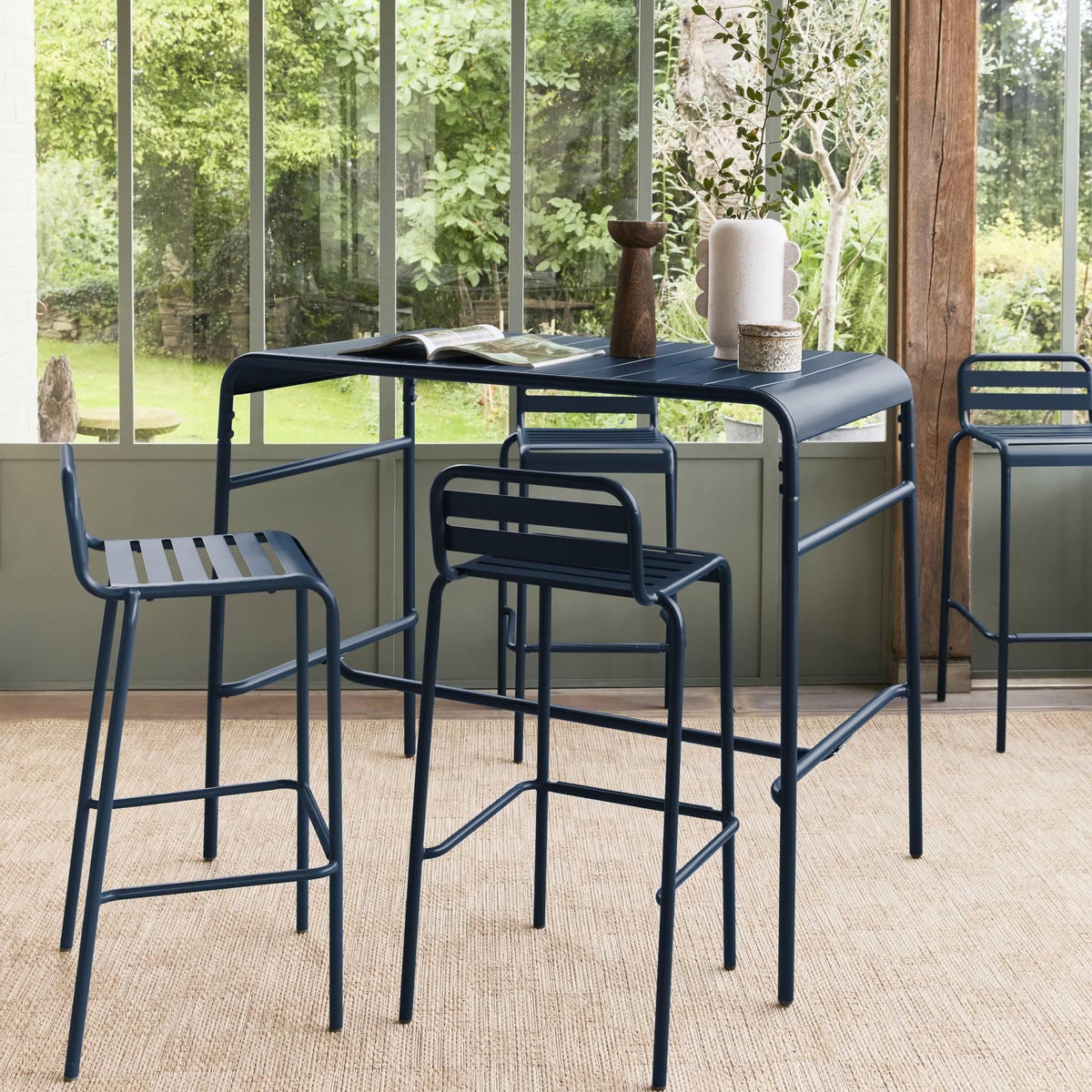 SWEEEK Table haute de jardin AMELIA, 4 chaises hautes en acier, 120 x 70cm x 95cm